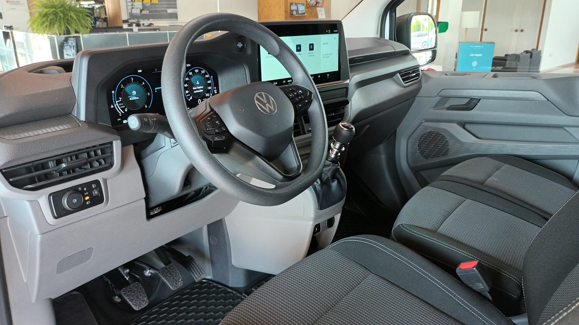 VW Transporter 2.0 TDI Lang-image-8
