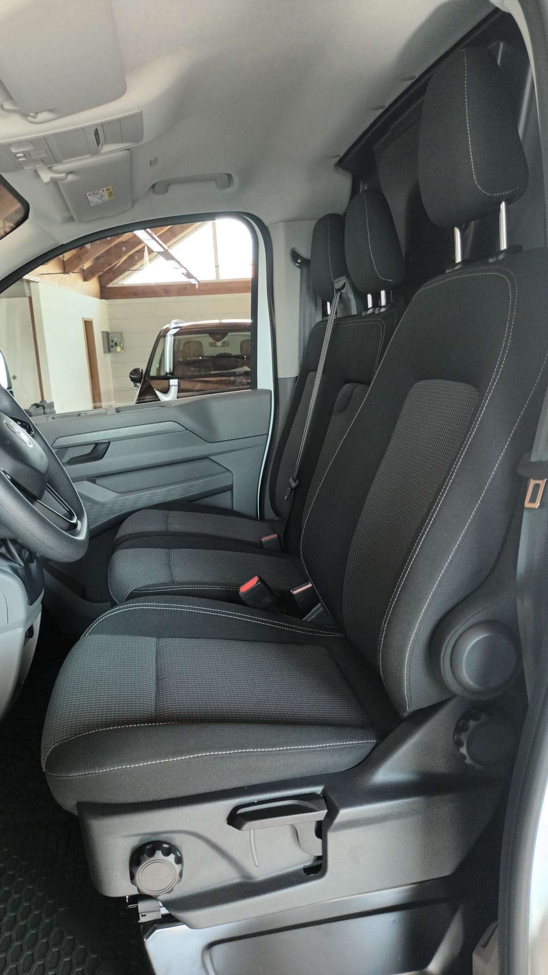 VW Transporter 2.0 TDI Lang-image-11