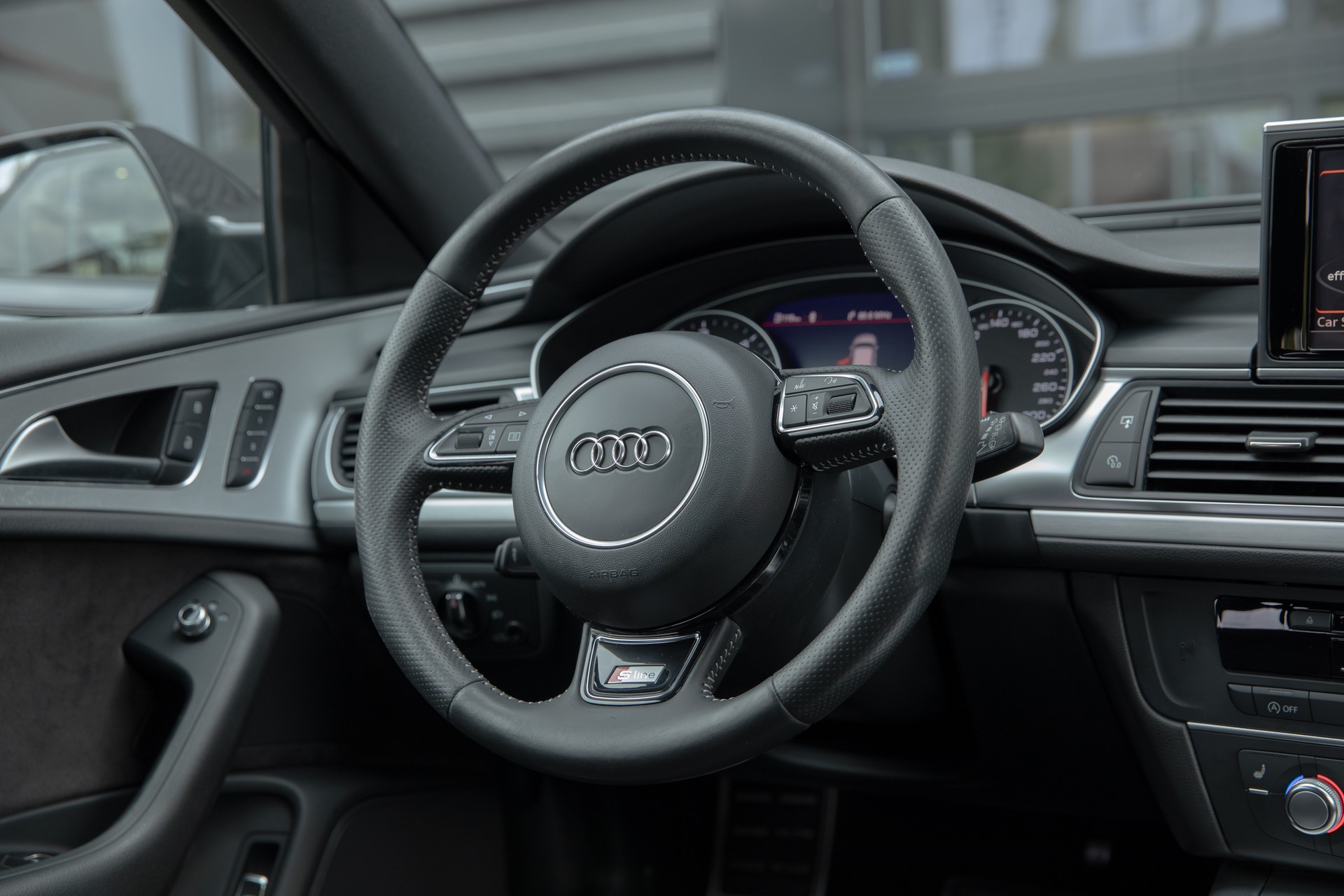 AUDI A6 Avant 3.0 TDI V6 quattro S-tronic-image-10