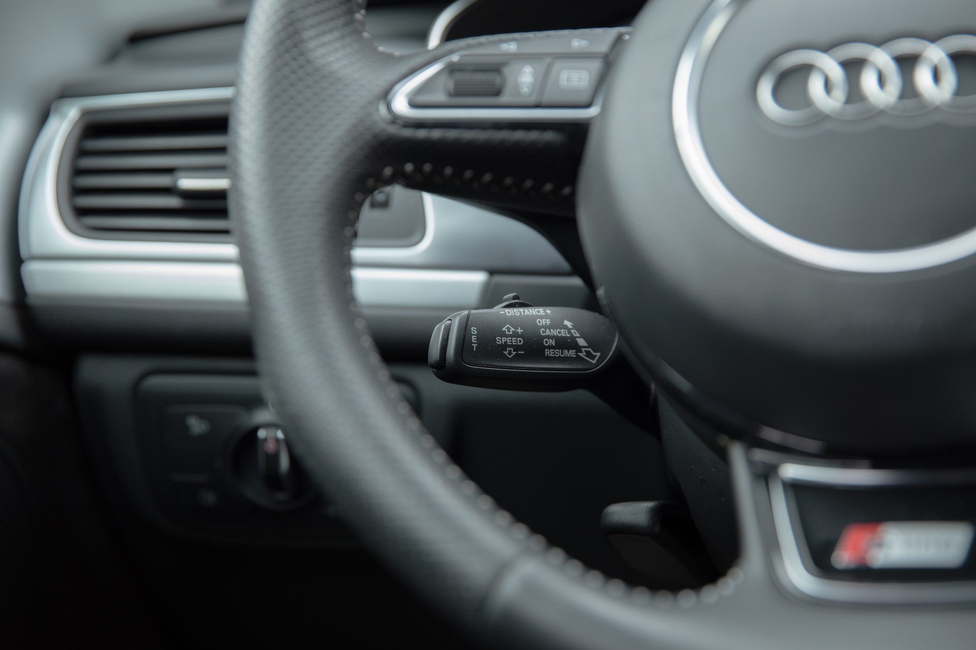 AUDI A6 Avant 3.0 TDI V6 quattro S-tronic-image-12