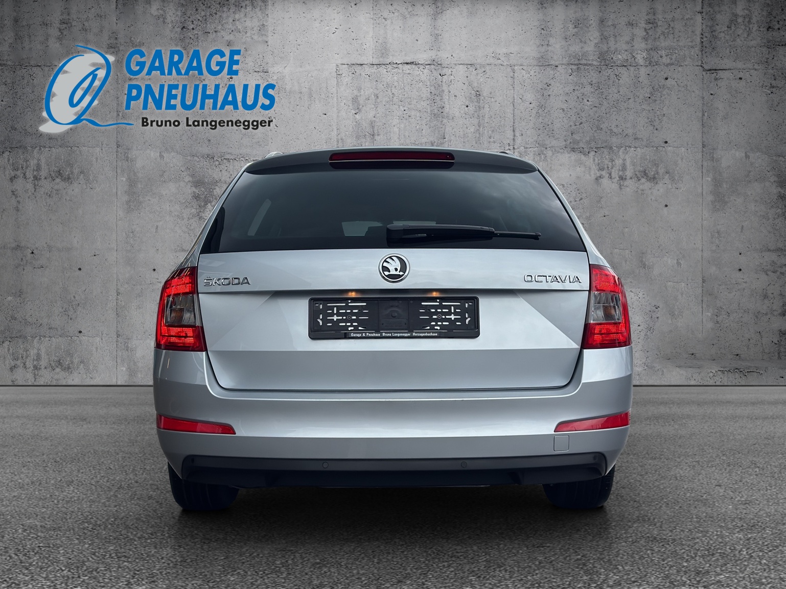 SKODA Octavia Combi 1.4 TSI Elegance DSG-image-18