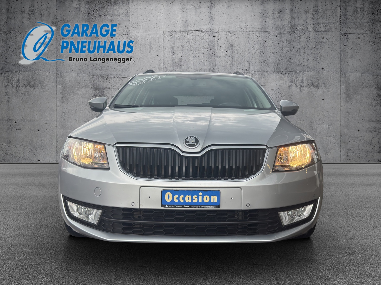 SKODA Octavia Combi 1.4 TSI Elegance DSG-image-2