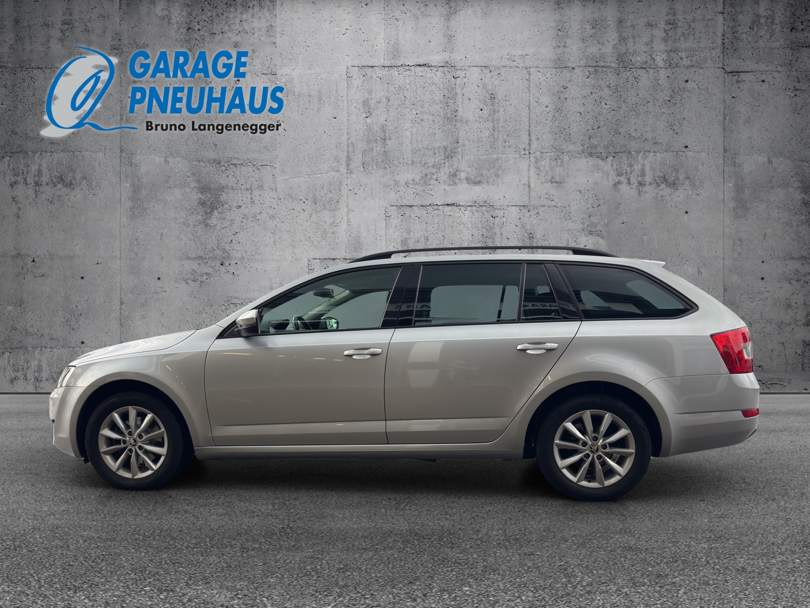 SKODA Octavia Combi 1.4 TSI Elegance DSG-image-17