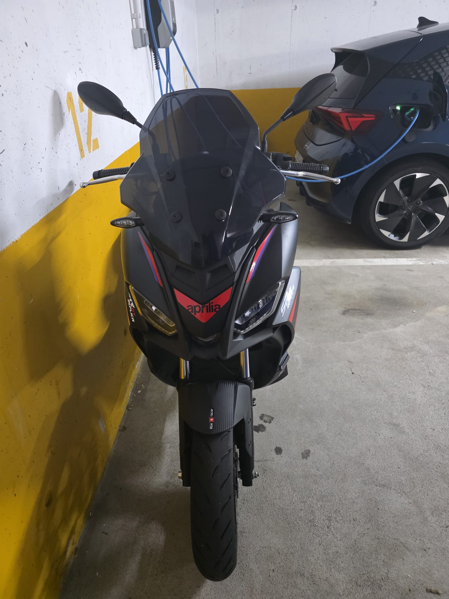APRILIA SR 125 GT Replica ABS-showroom-element-1