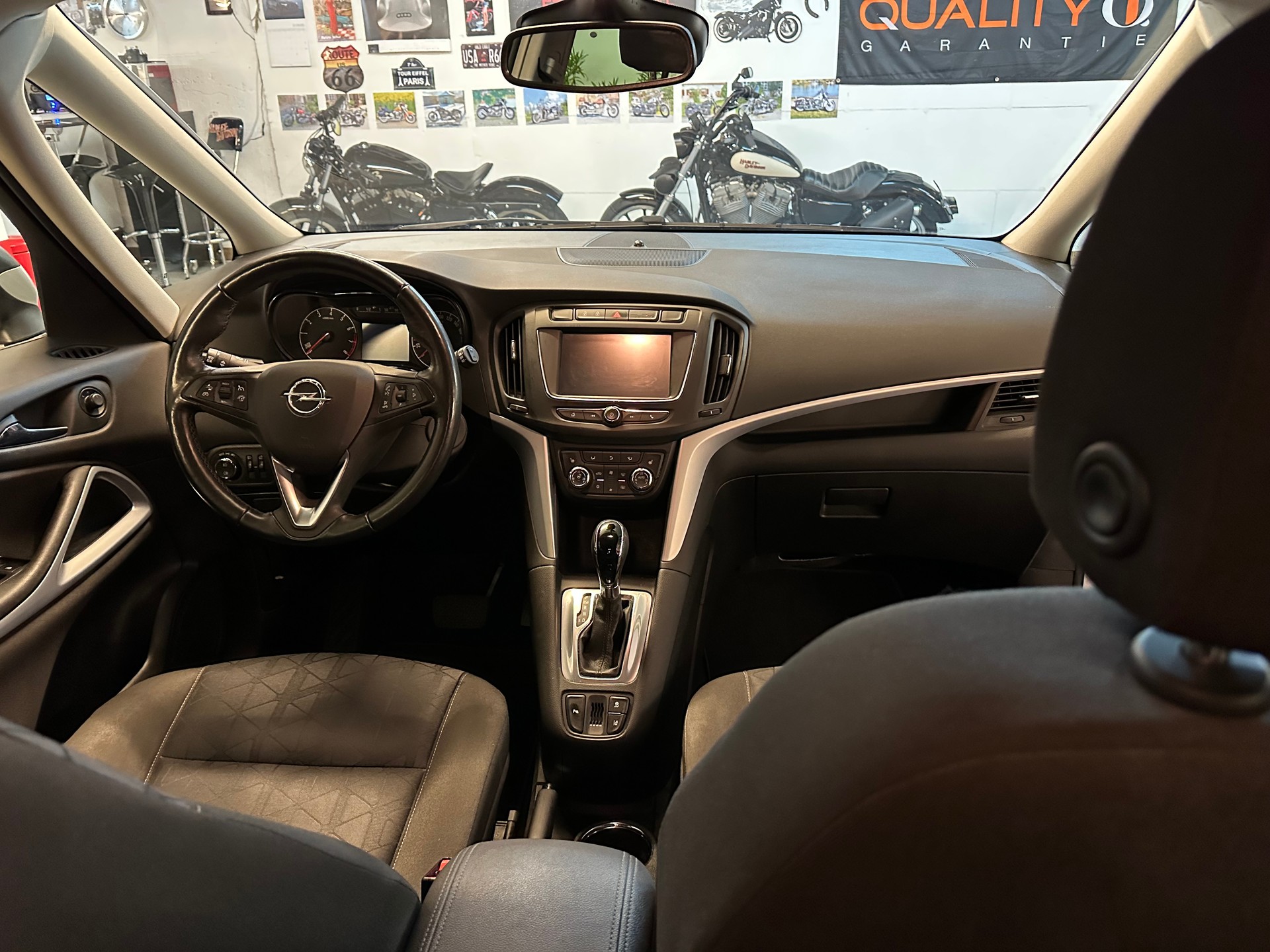 OPEL Zafira 1.6i Turbo 120 Years Automatic-image-7