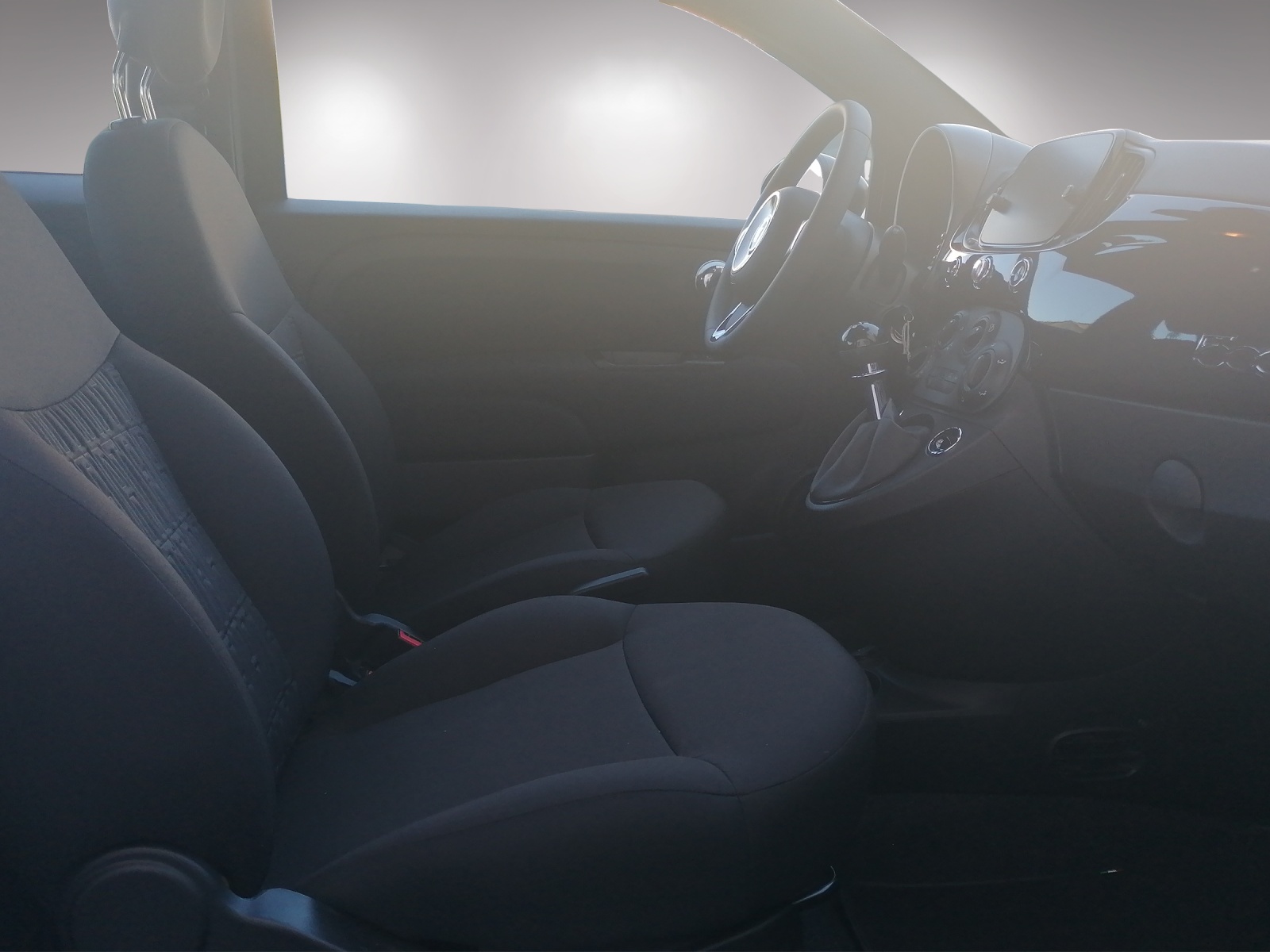 FIAT 500 1.0 Hybrid Swiss Edition-image-4