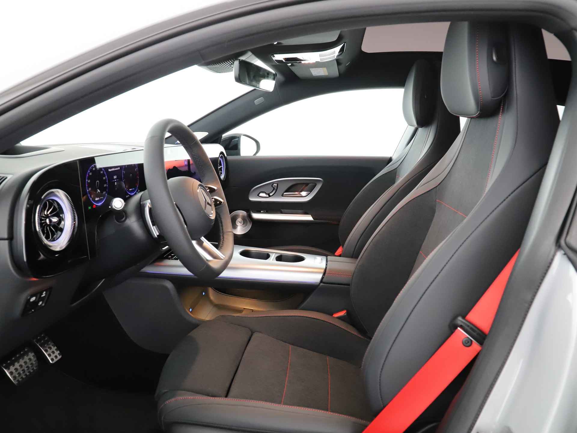MERCEDES-BENZ CLA SB 220 4M 8G-DCT-image-9