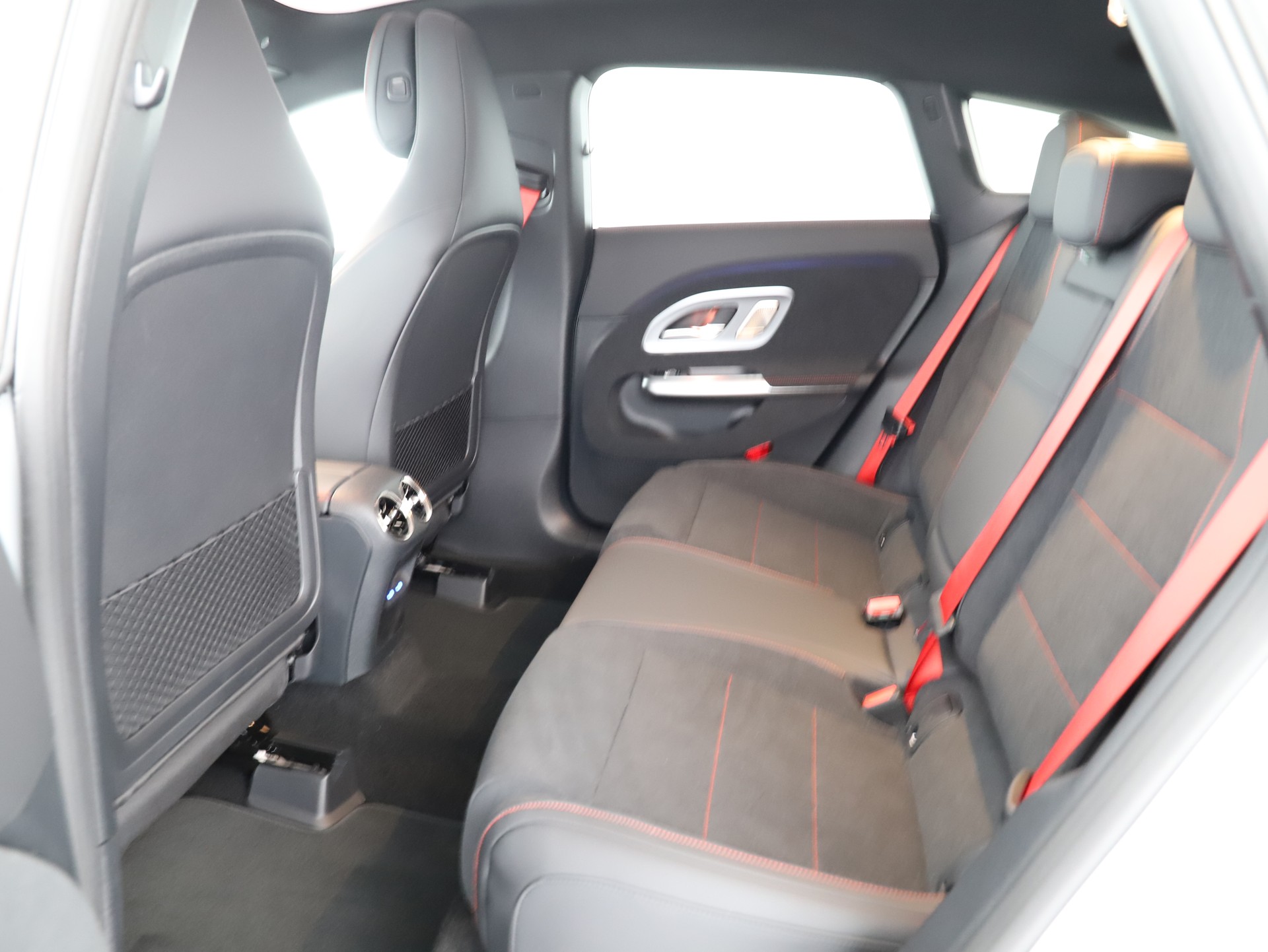 MERCEDES-BENZ CLA SB 220 4M 8G-DCT-image-10