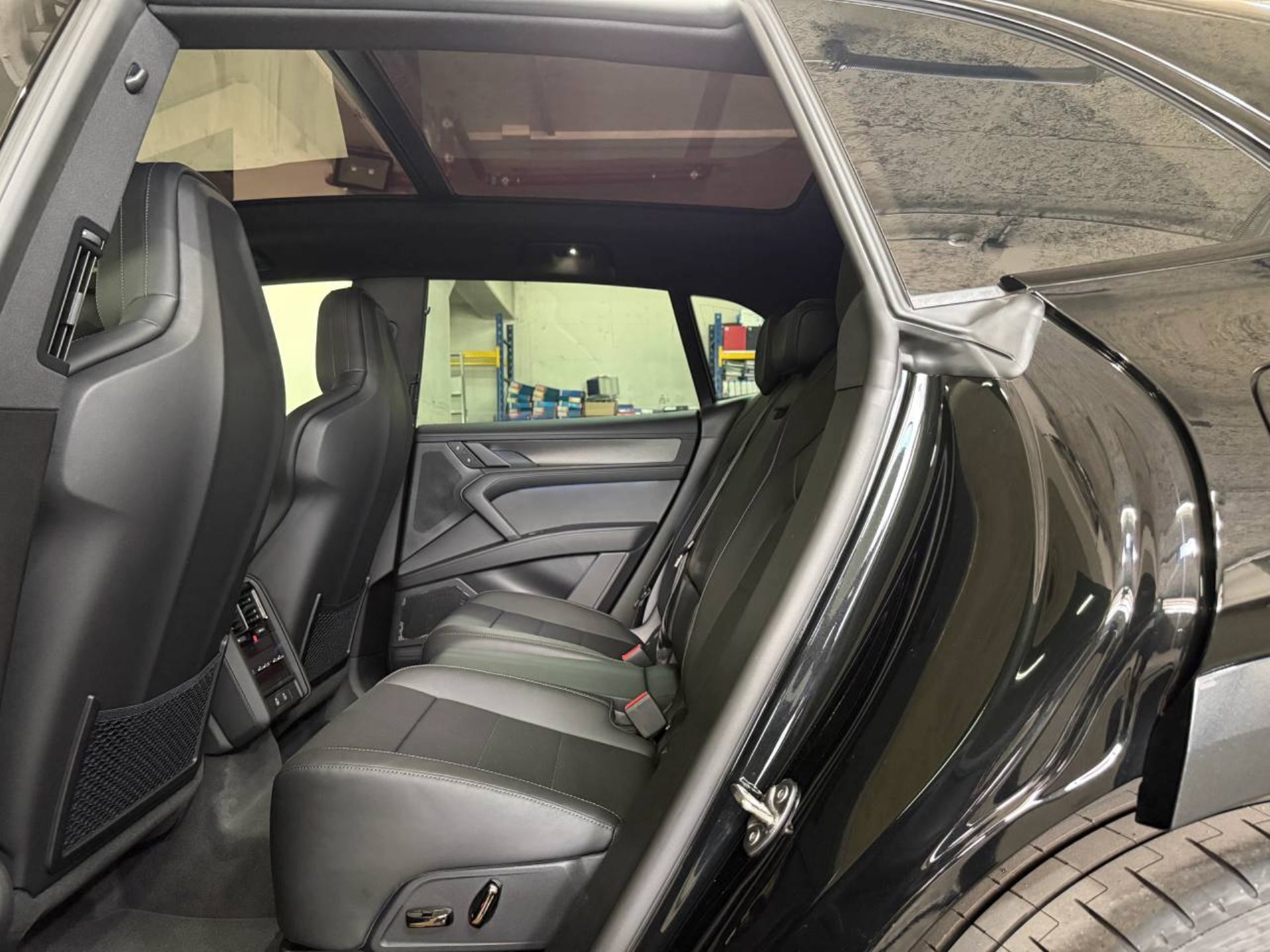 PORSCHE Cayenne Electric-image-20