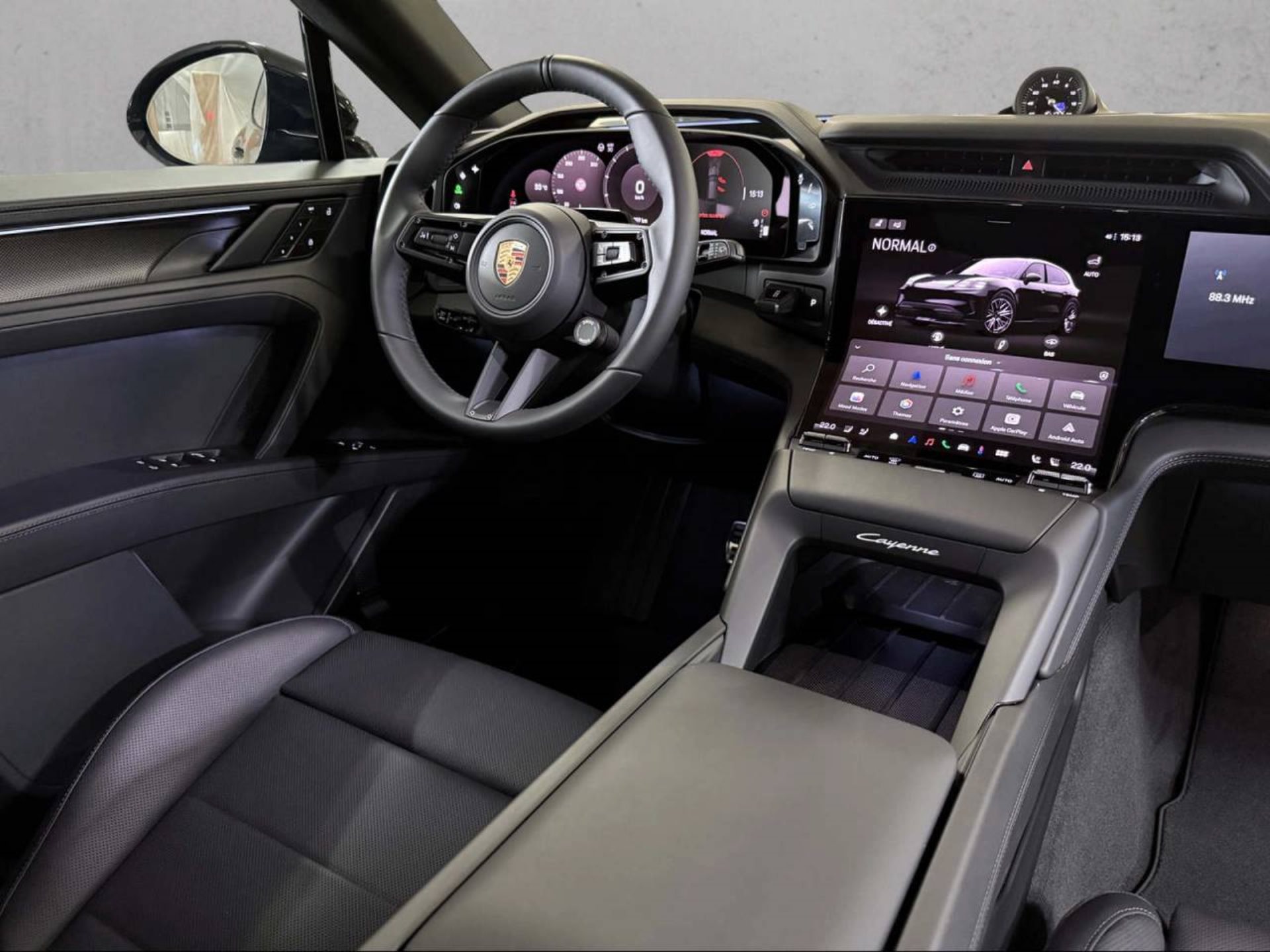 PORSCHE Cayenne Electric-image-14