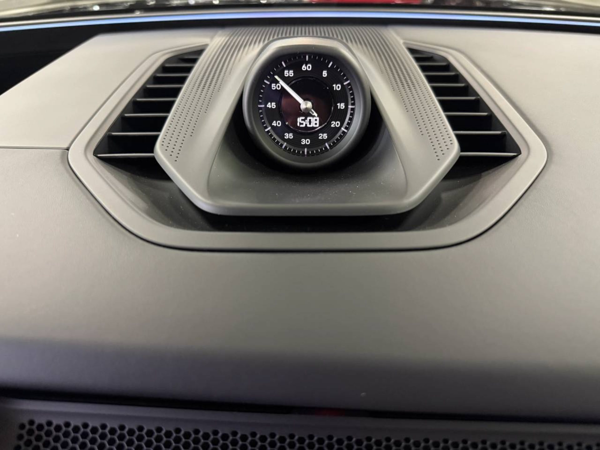 PORSCHE Cayenne Electric-image-29