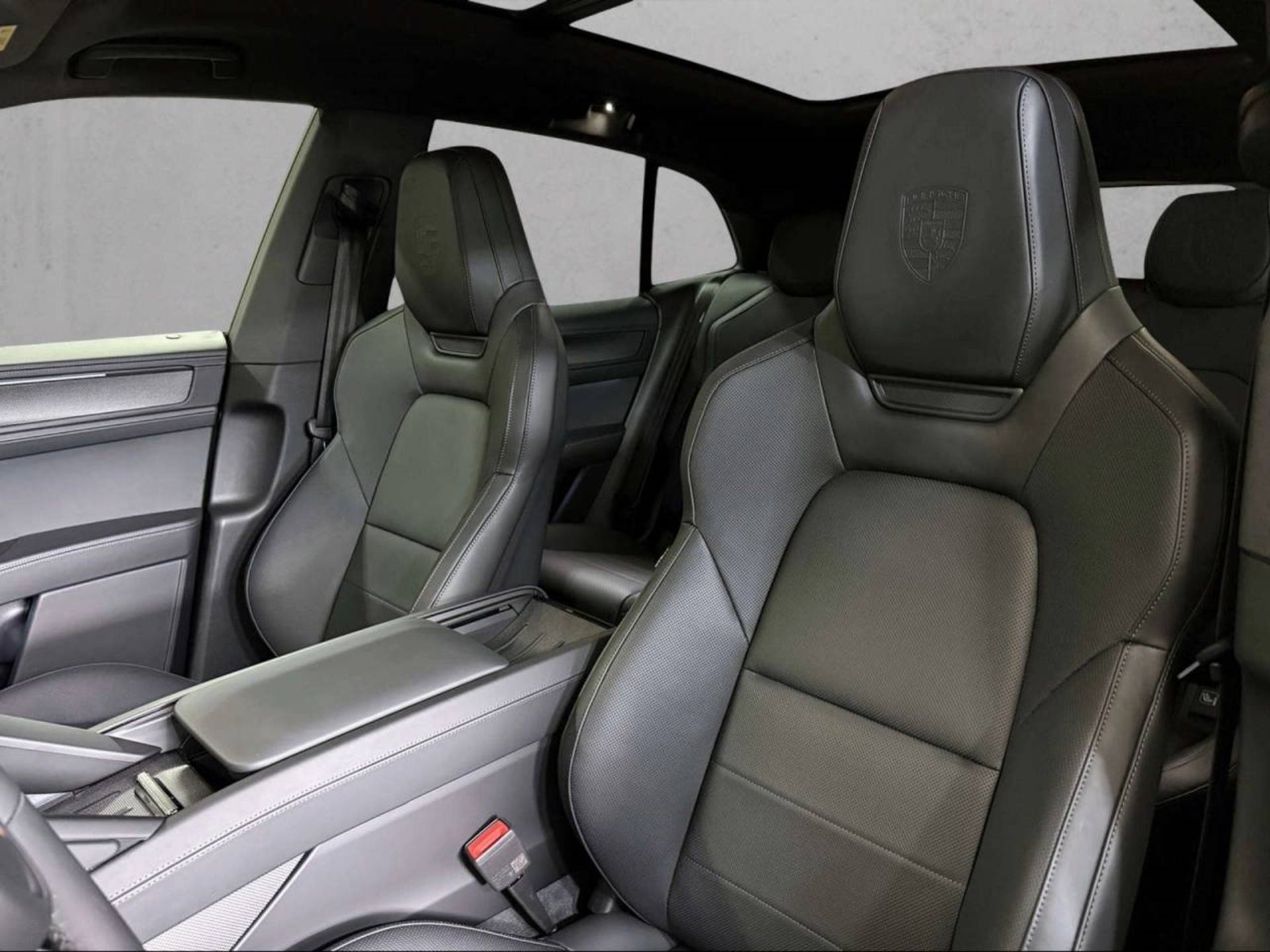 PORSCHE Cayenne Electric-image-4