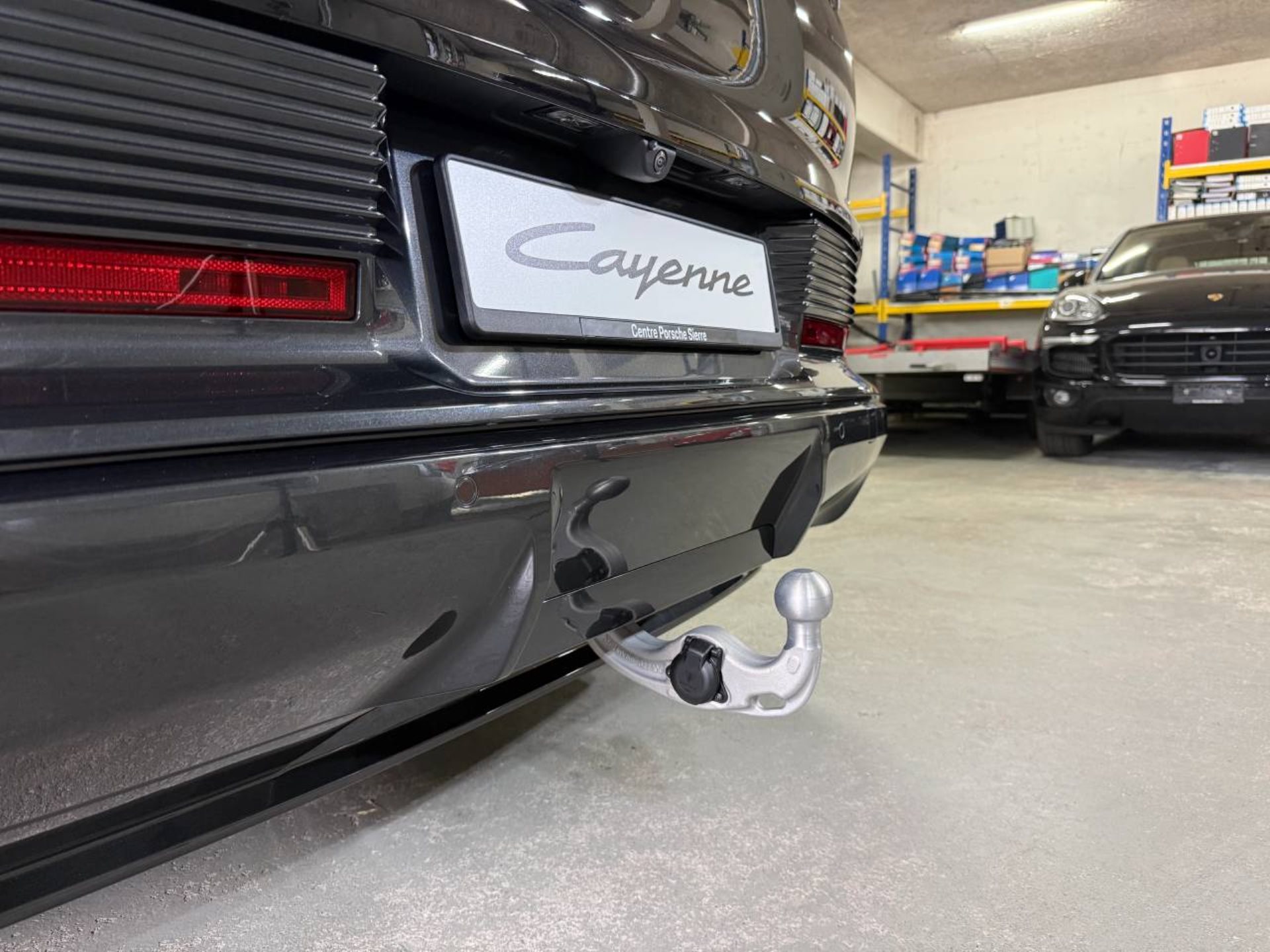 PORSCHE Cayenne Electric-image-23