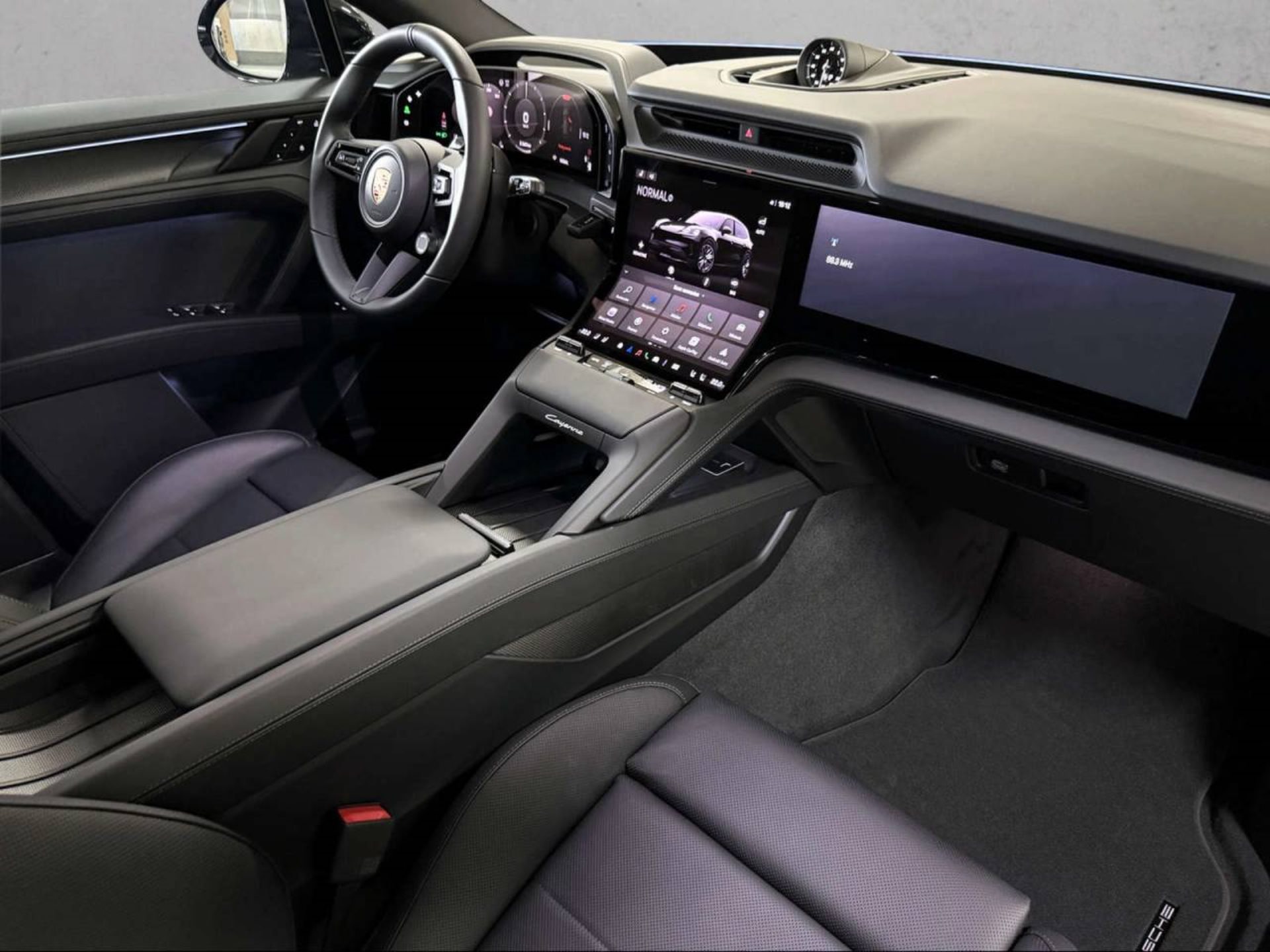 PORSCHE Cayenne Electric-image-15