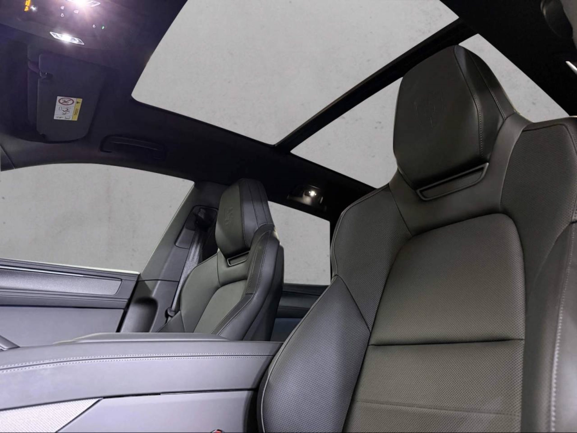 PORSCHE Cayenne Electric-image-27