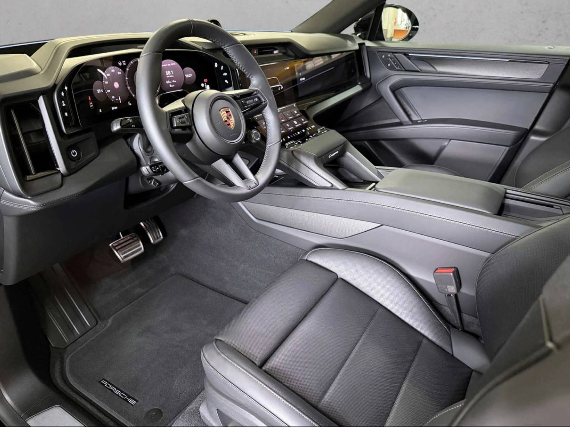 PORSCHE Cayenne Electric-image-3