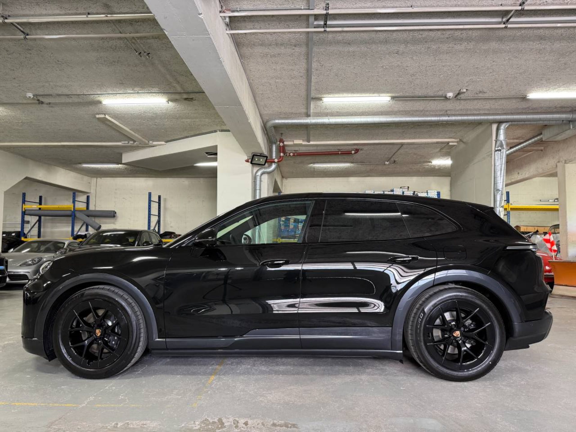 PORSCHE Cayenne Electric-image-1