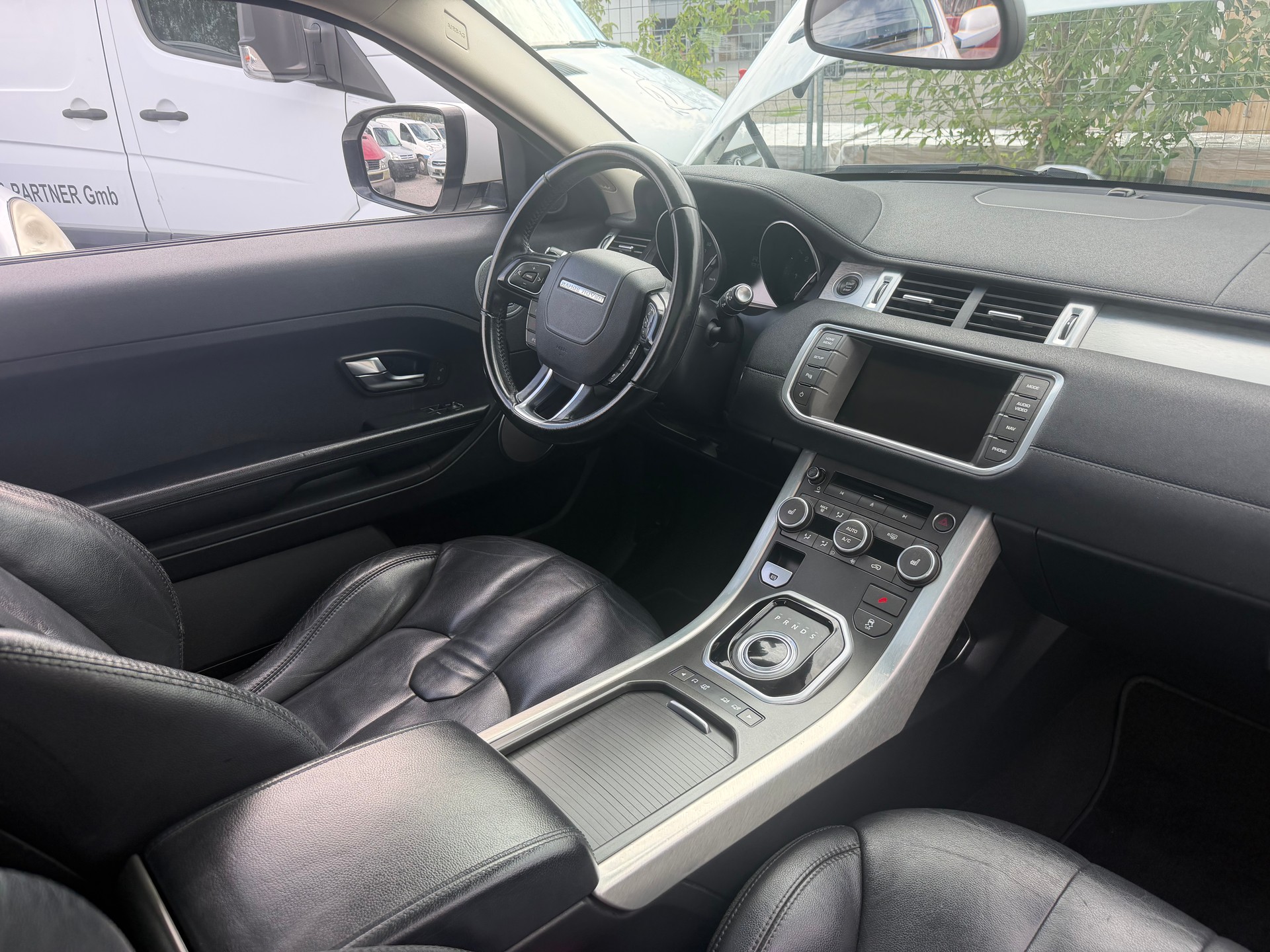 LAND ROVER Range Rover Evoque 2.2 TD4 Pure AT6-image-7