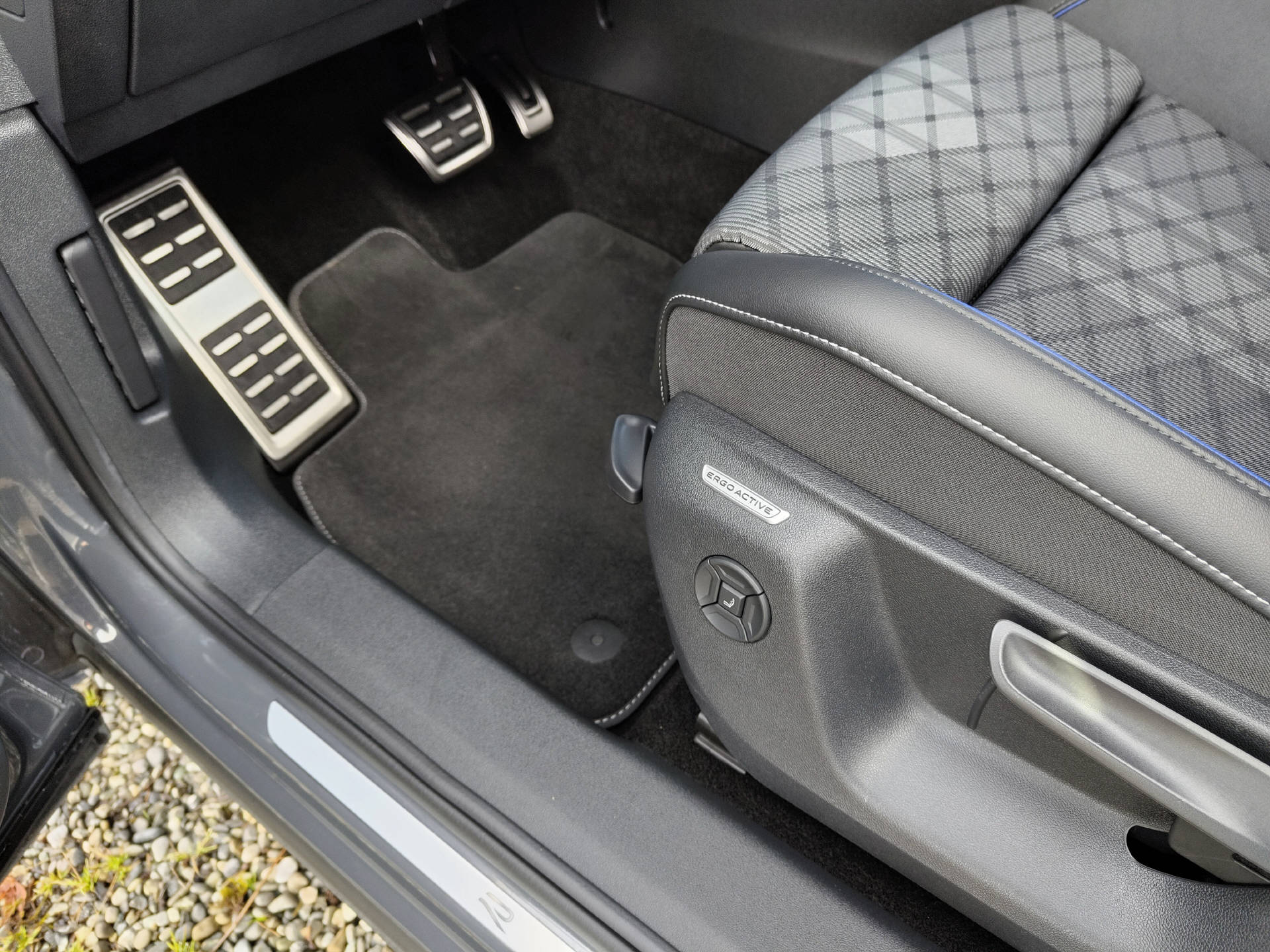 VW Tiguan 2.0 TSI R-Line DSG 4Motion-image-10