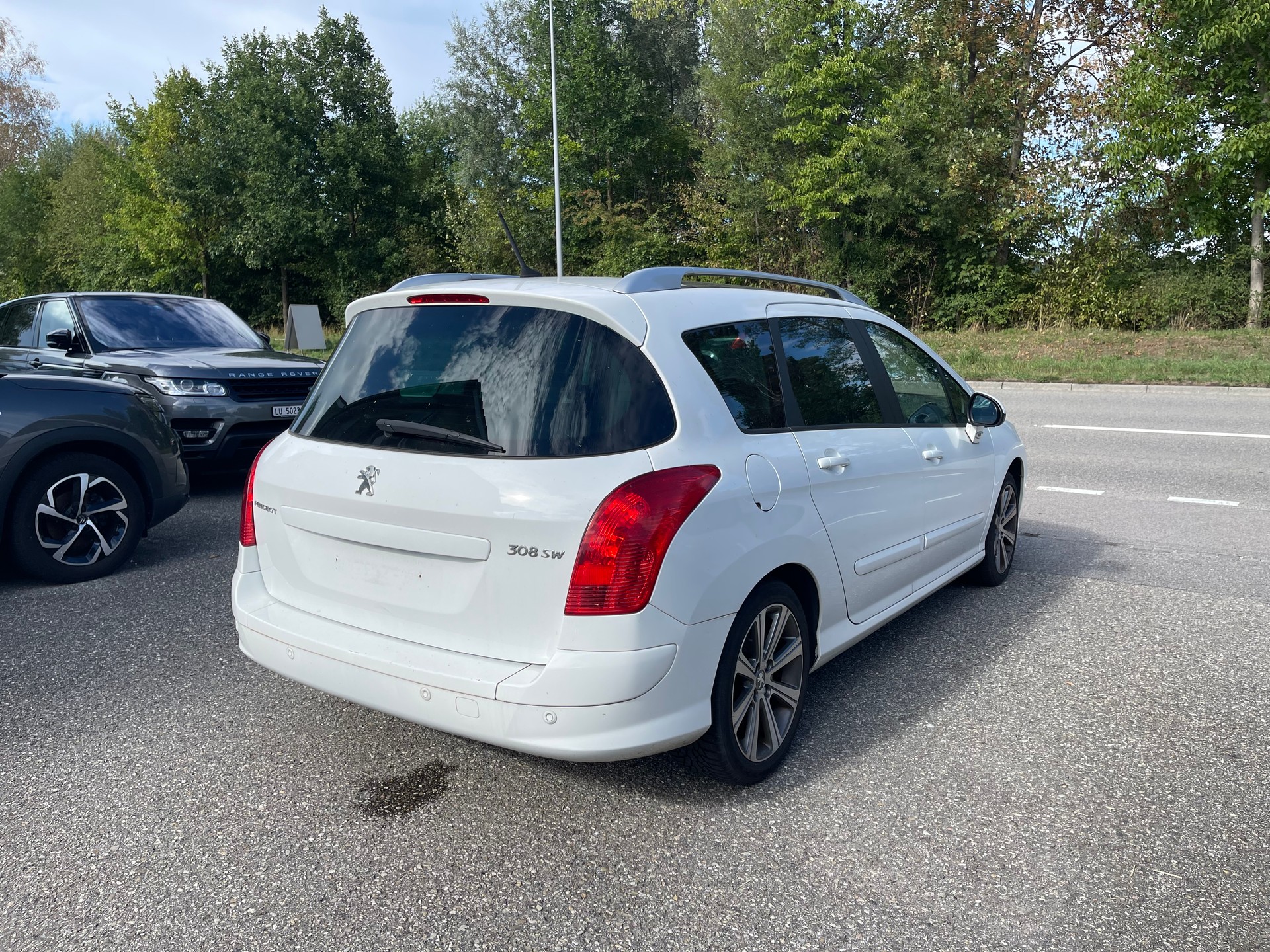 PEUGEOT 308 SW 1.6 16V Turbo Swiss Edition-image-4