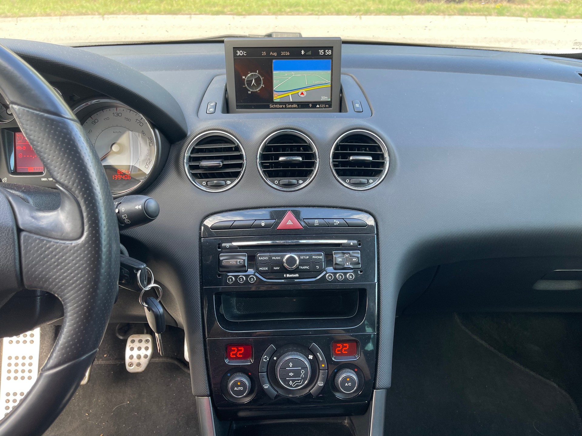 PEUGEOT 308 SW 1.6 16V Turbo Swiss Edition-image-10