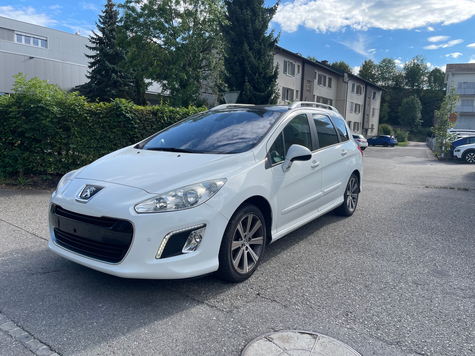 PEUGEOT 308 SW 1.6 16V Turbo Swiss Edition-image-0