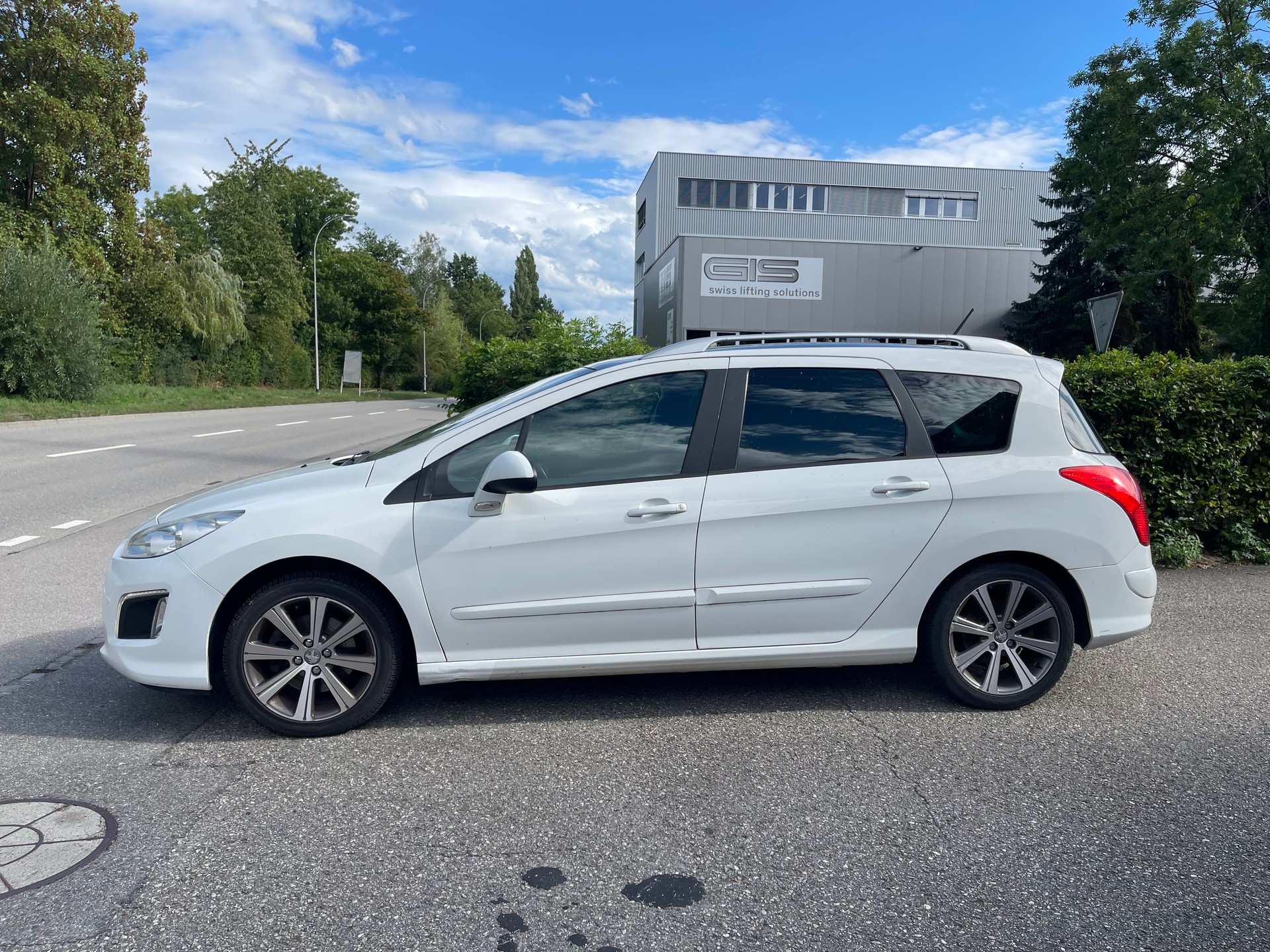 PEUGEOT 308 SW 1.6 16V Turbo Swiss Edition-image-1