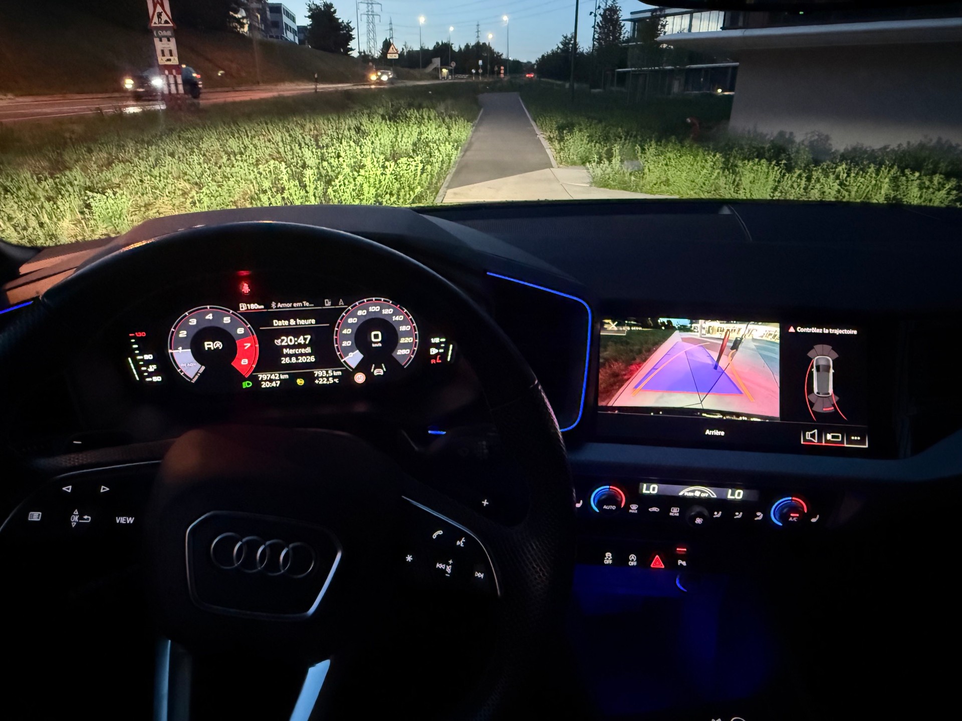 AUDI 1.0 30 TFSI S Line Attraction S-Tronic-image-5