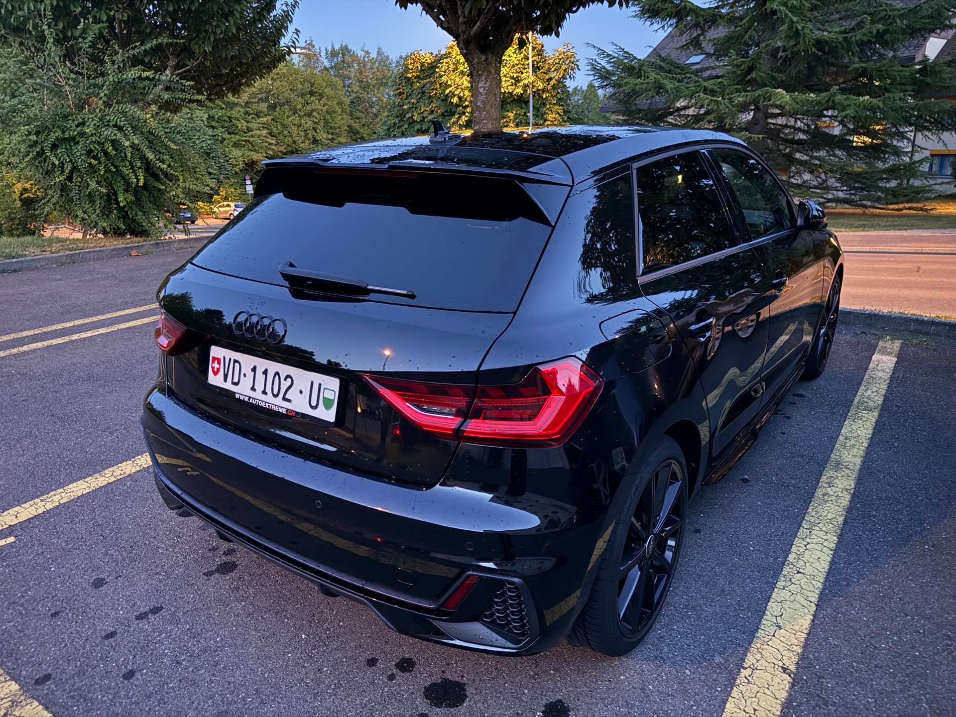 AUDI 1.0 30 TFSI S Line Attraction S-Tronic-image-2