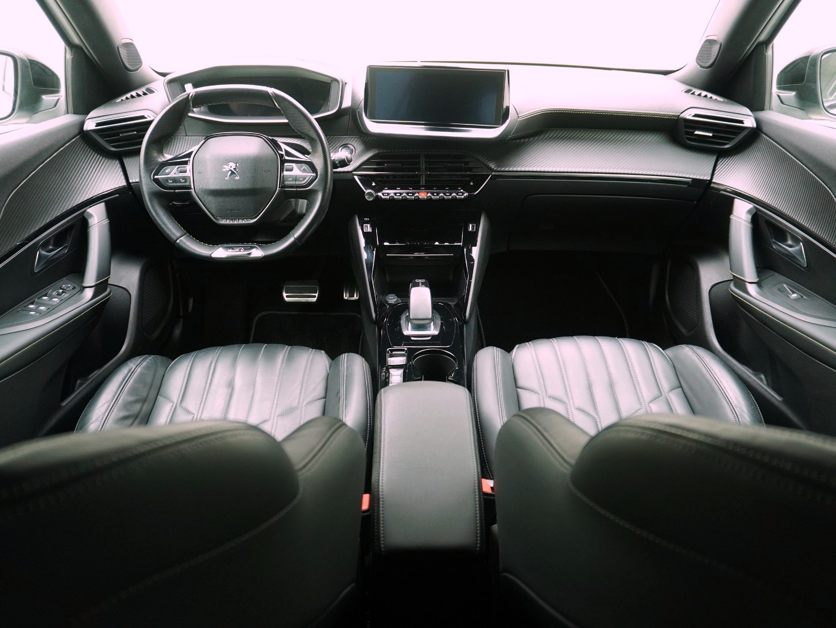 PEUGEOT 2008 e-GT-image-11