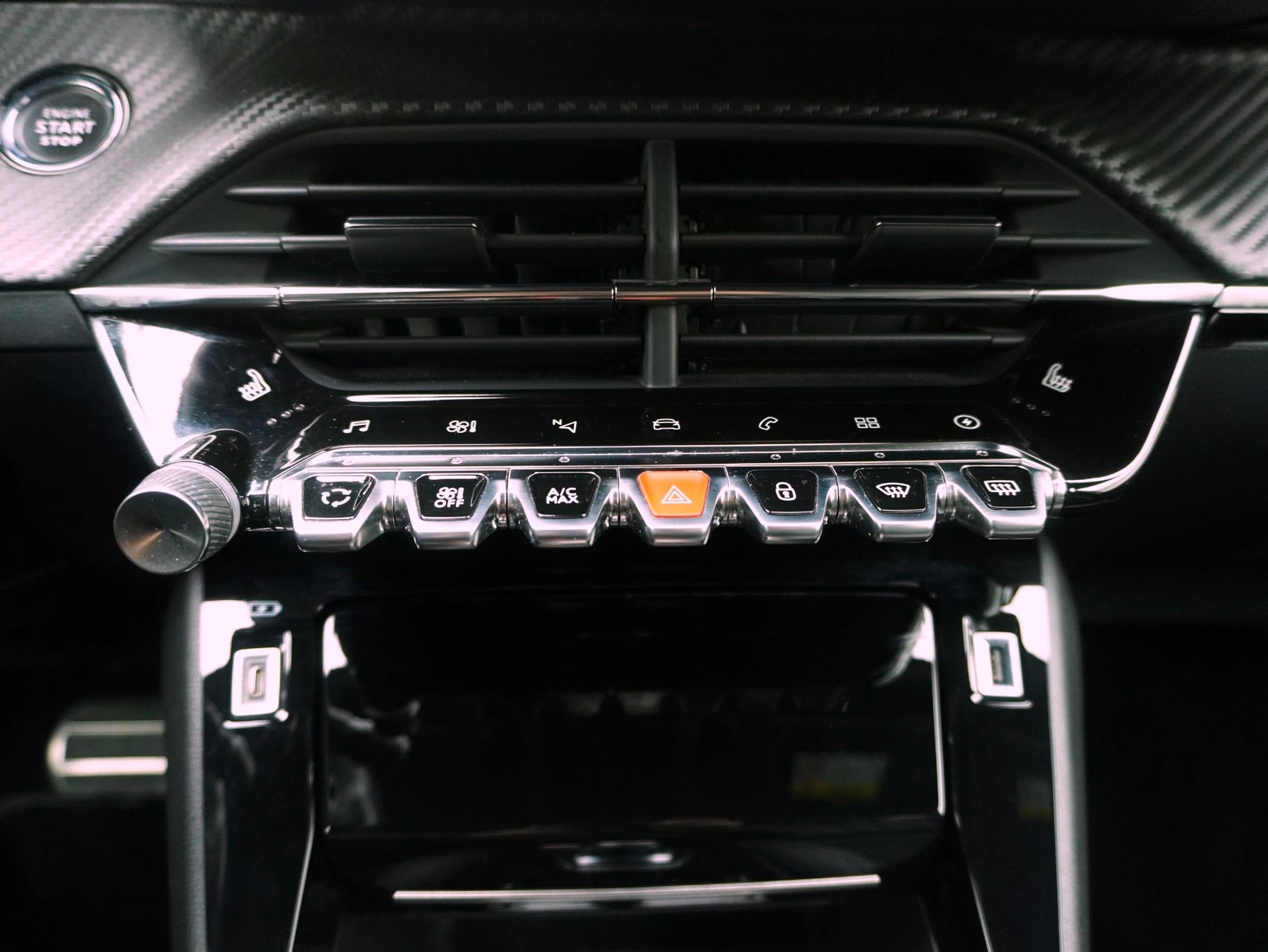 PEUGEOT 2008 e-GT-image-12