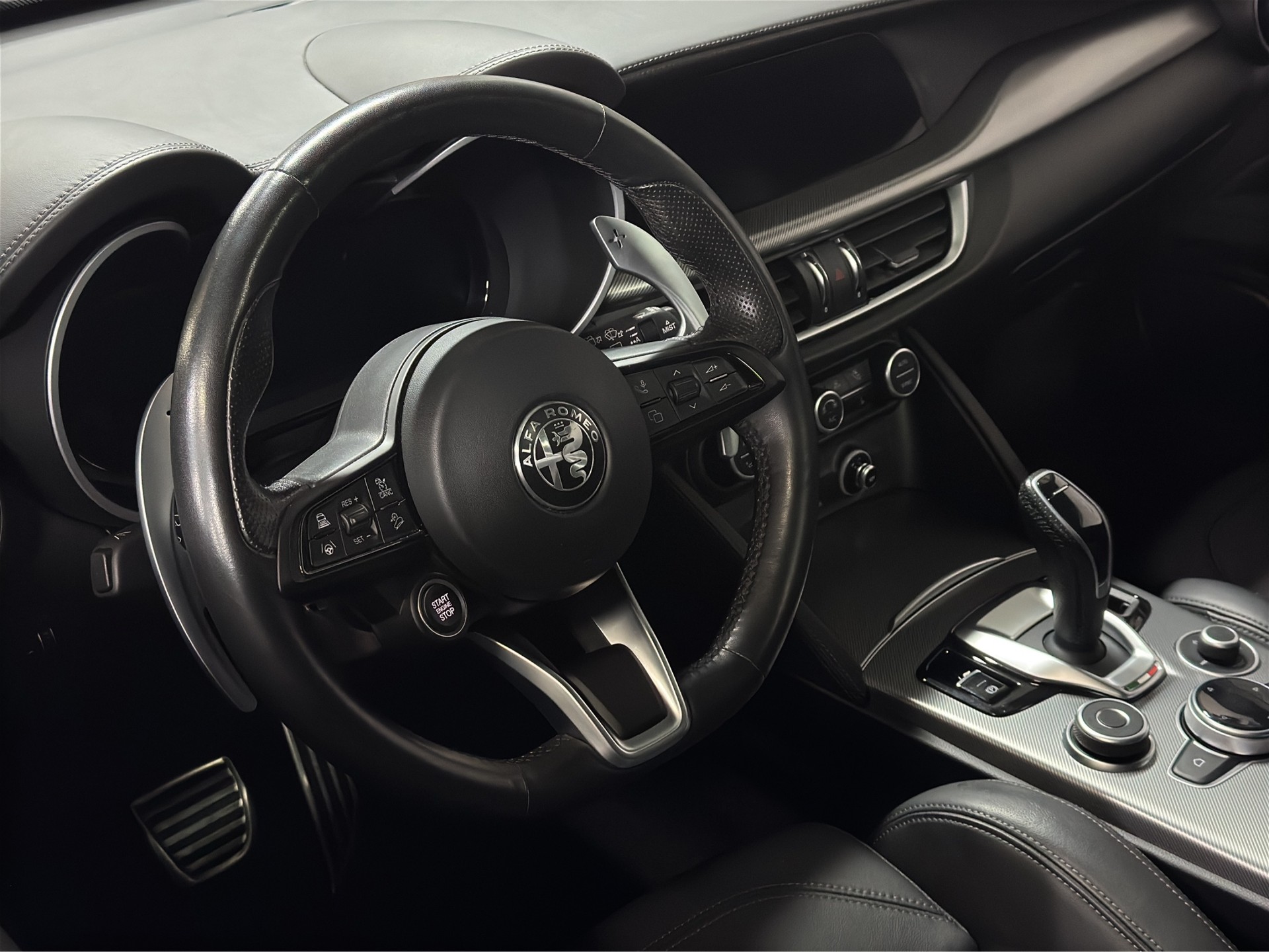 ALFA ROMEO Stelvio 2.0 Veloce Pack Premium Q4 AT8 "Volleder-Harman Kardon-ADAS Plus"-image-12