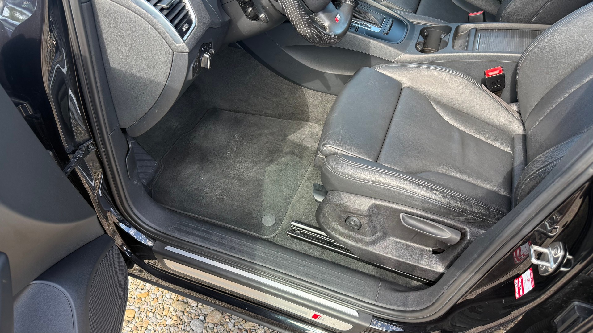AUDI Q5 2.0 TFSI quattro S-tronic-image-5