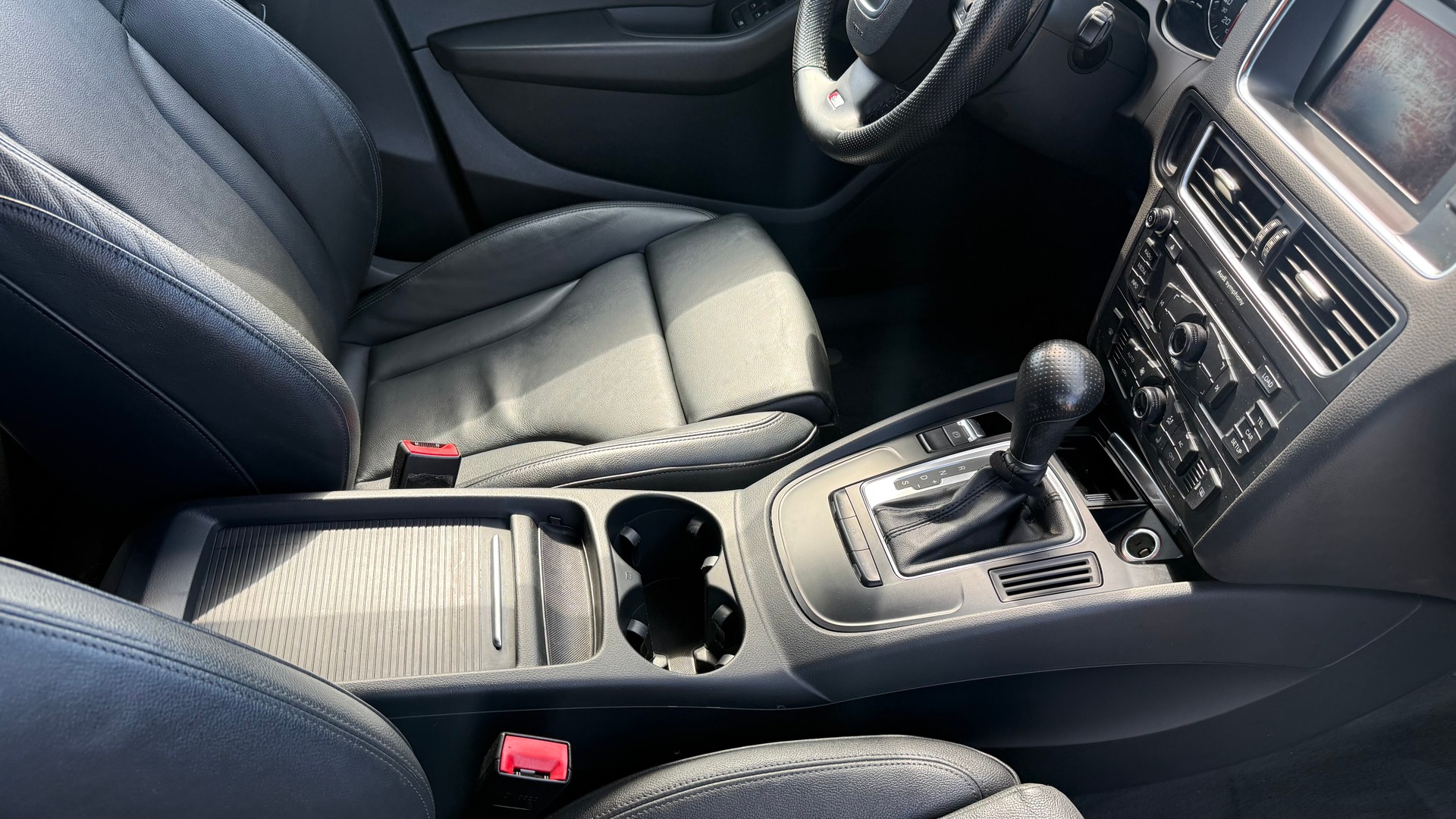 AUDI Q5 2.0 TFSI quattro S-tronic-image-7