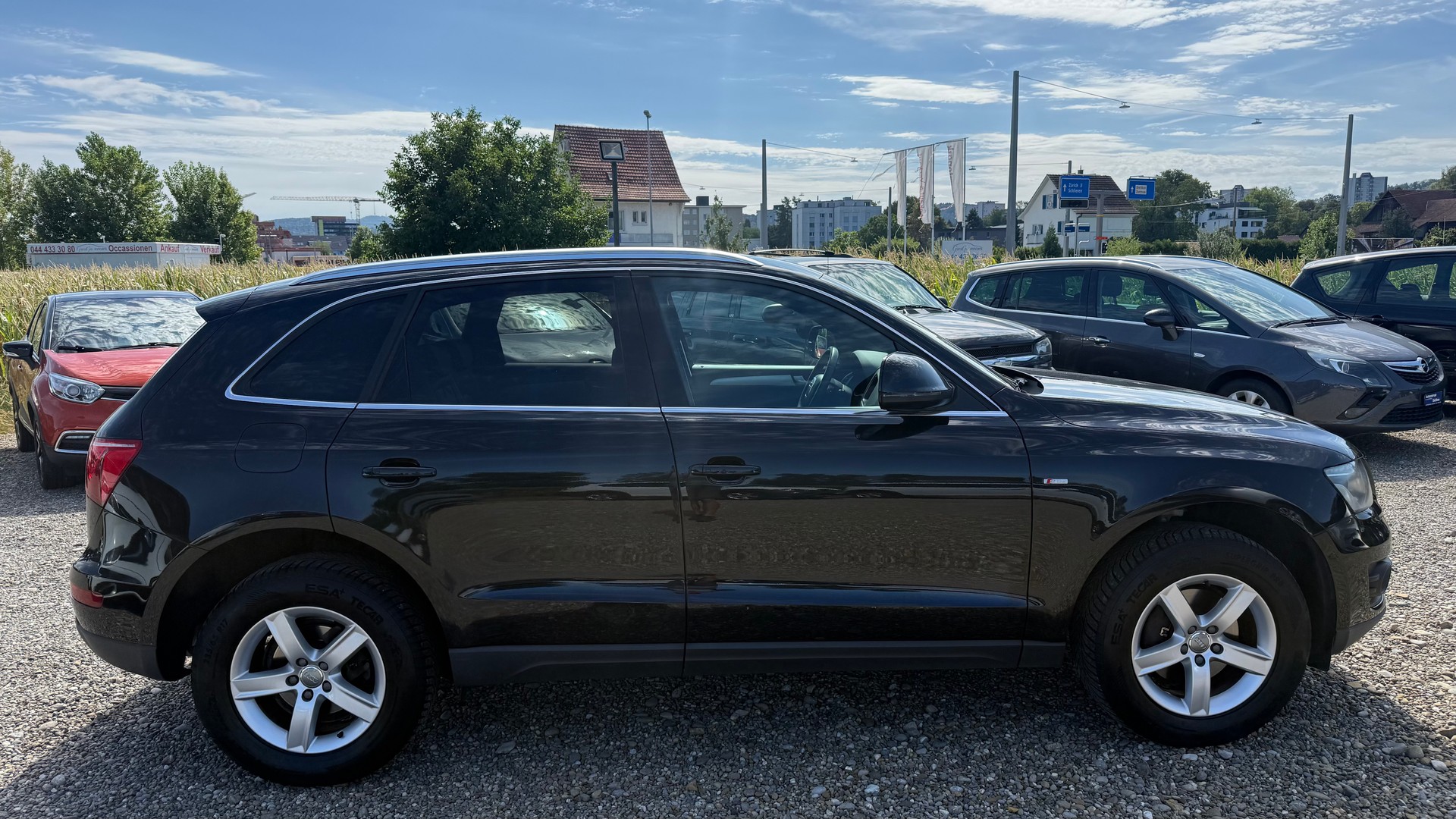 AUDI Q5 2.0 TFSI quattro S-tronic-image-16