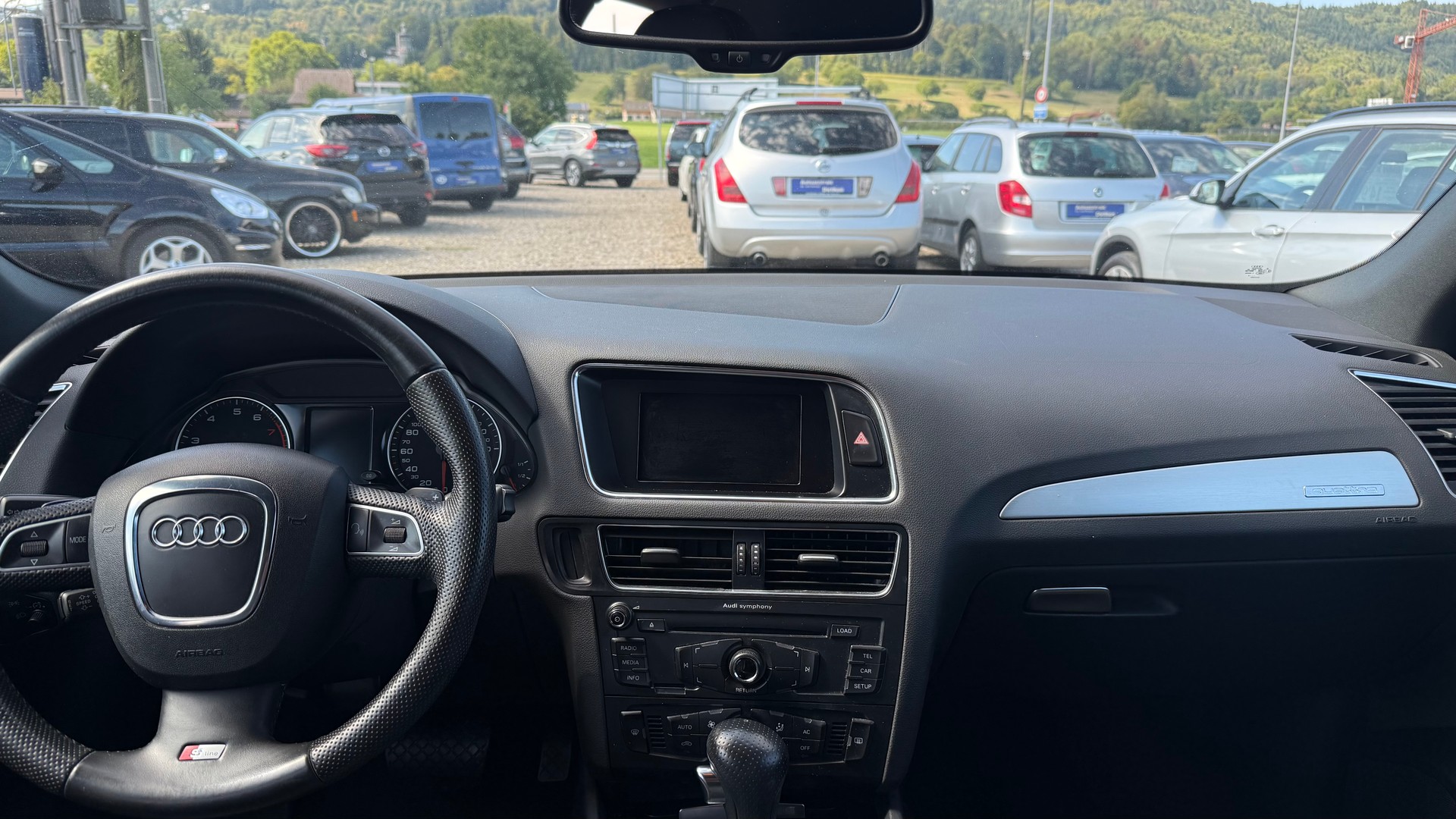 AUDI Q5 2.0 TFSI quattro S-tronic-showroom-element-3