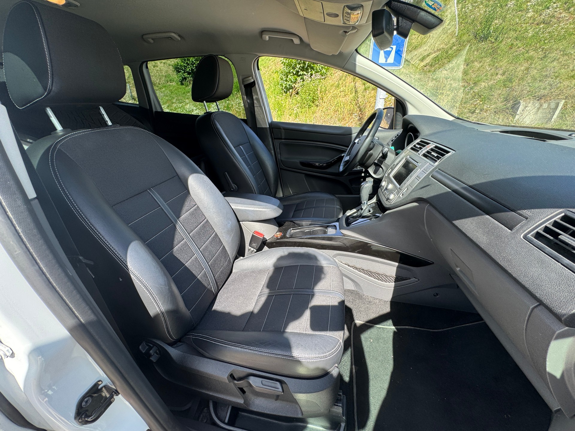 FORD Kuga 2.5 Turbo Titanium 4WD Automatic-image-8