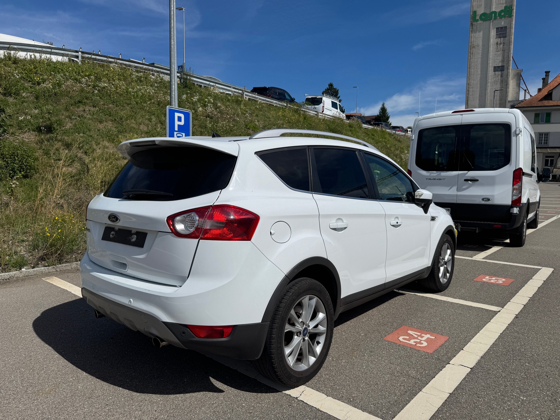 FORD Kuga 2.5 Turbo Titanium 4WD Automatic-image-3