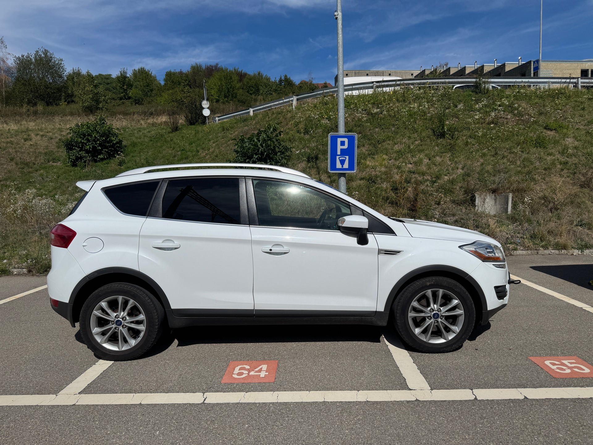 FORD Kuga 2.5 Turbo Titanium 4WD Automatic-image-2