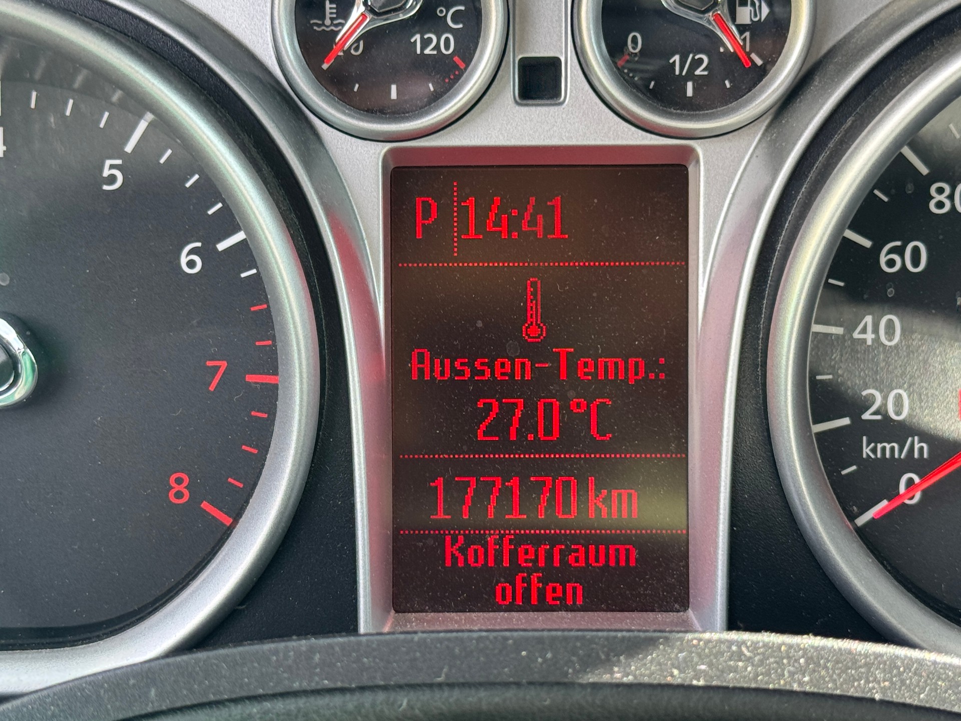 FORD Kuga 2.5 Turbo Titanium 4WD Automatic-image-12
