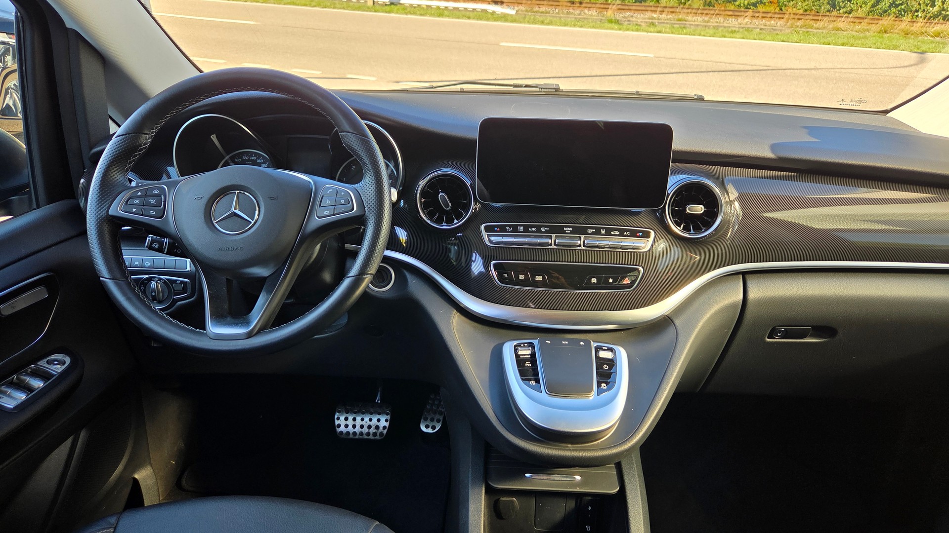 MERCEDES-BENZ V300d Court 4Matic-image-10