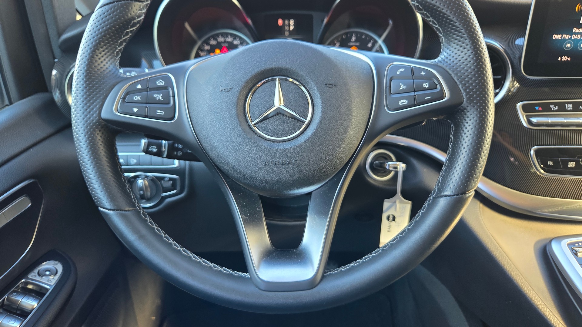 MERCEDES-BENZ V300d Court 4Matic-image-11