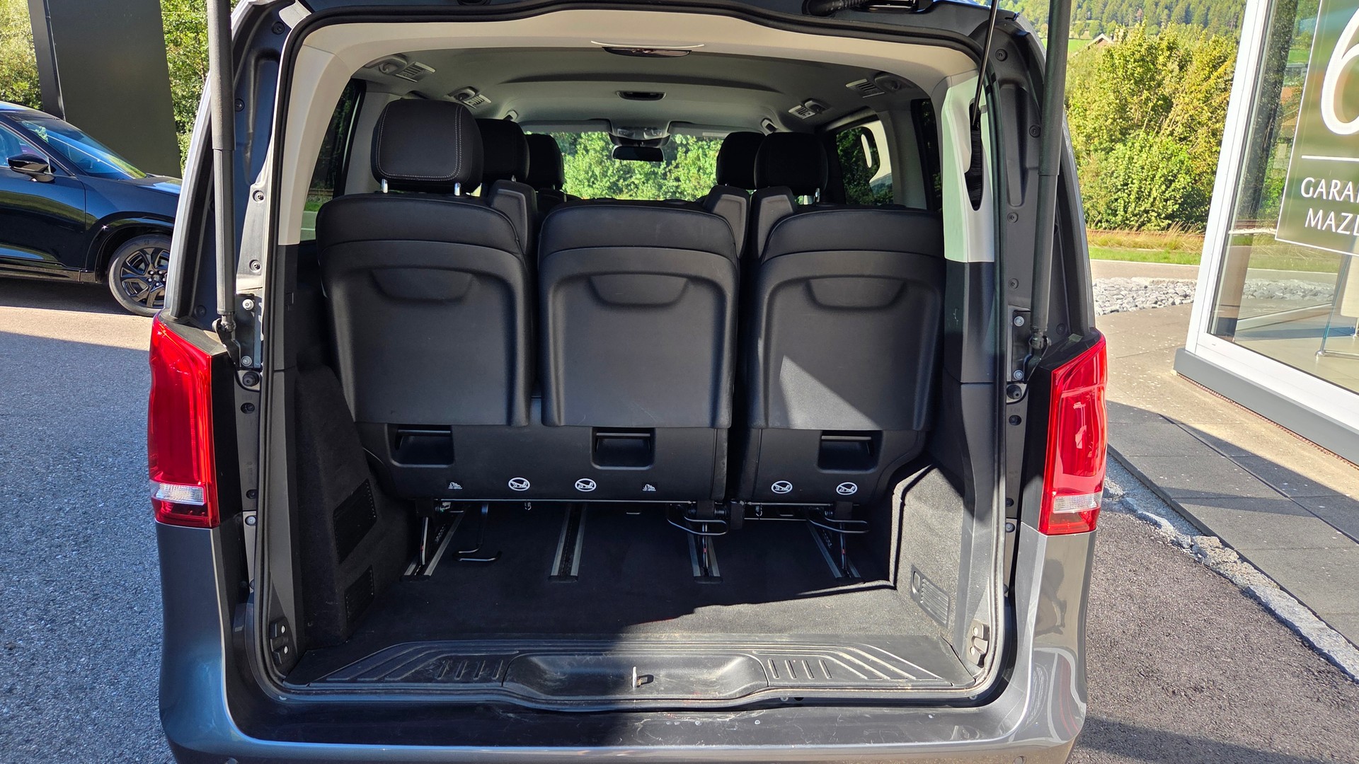 MERCEDES-BENZ V300d Court 4Matic-image-9