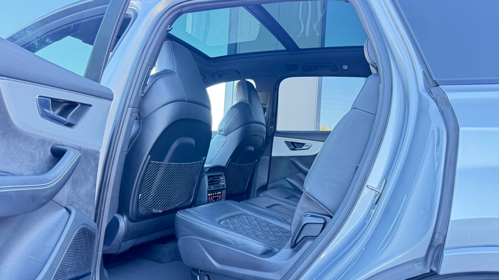 AUDI Q7 50 TDI quattro S Line tiptronic-image-9