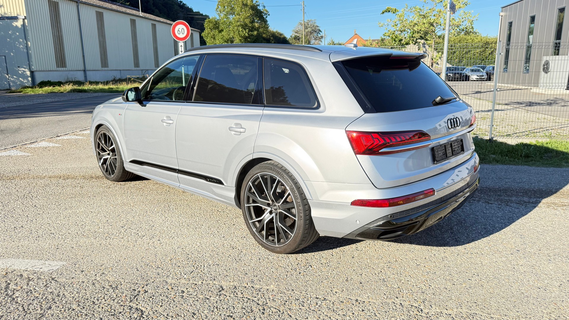 AUDI Q7 50 TDI quattro S Line tiptronic-image-3