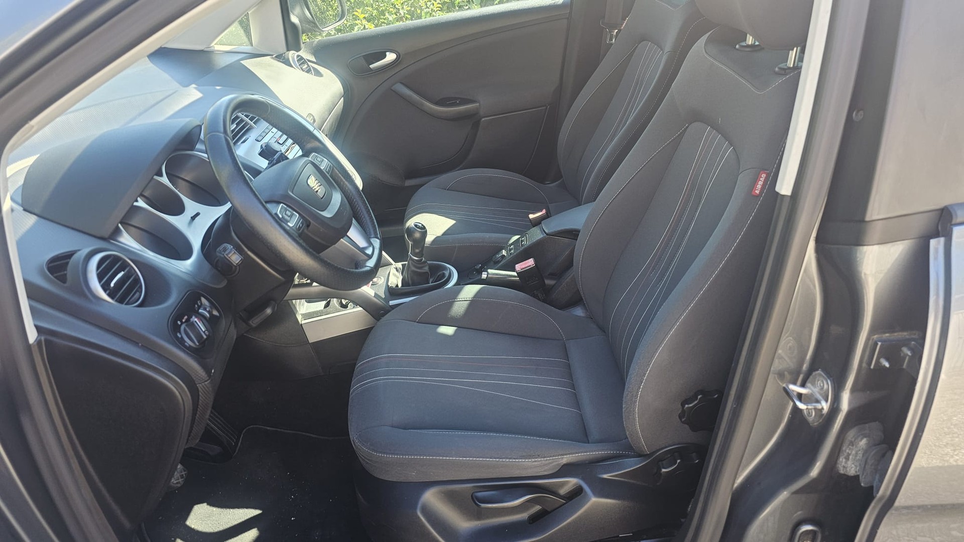 SEAT 2.0 TDI Reference 4x4-image-3