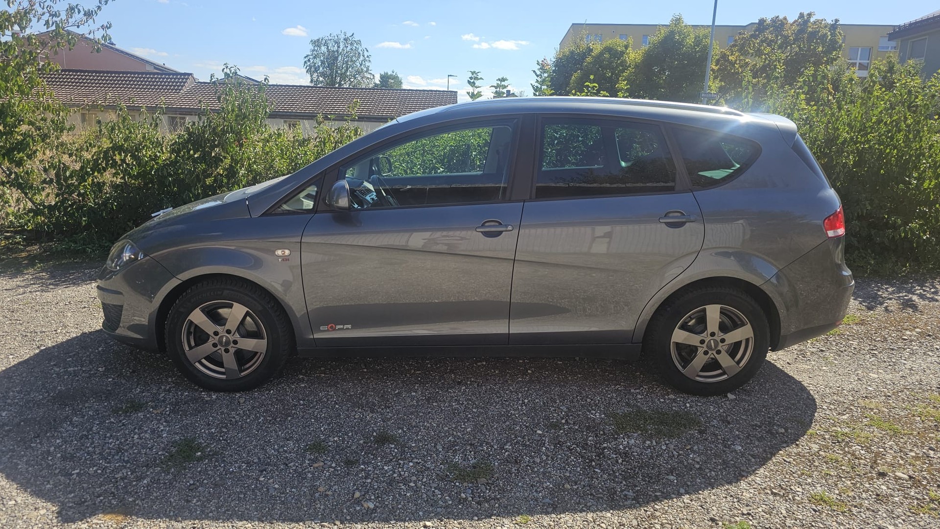 SEAT 2.0 TDI Reference 4x4-image-1