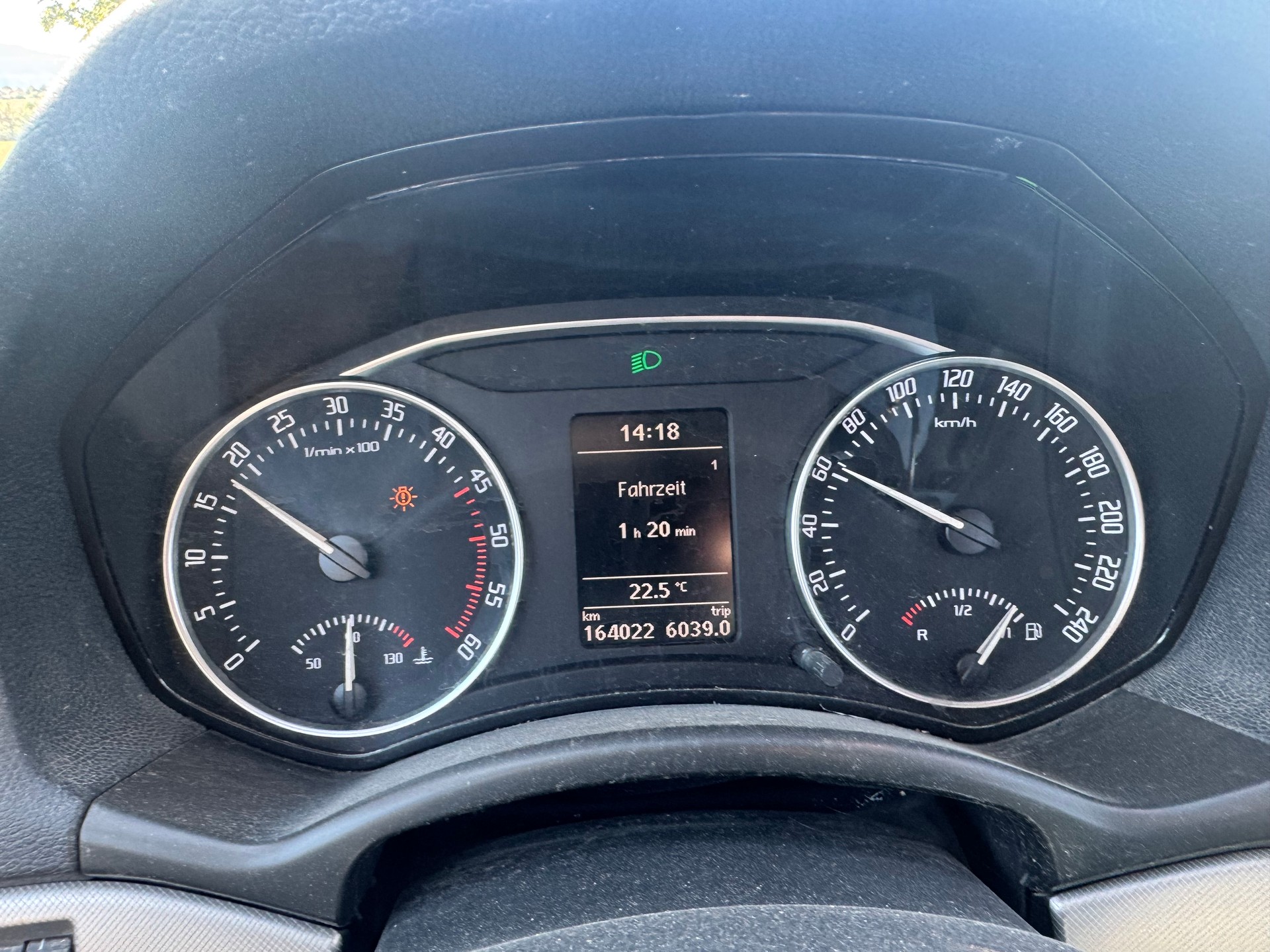 SKODA Octavia Combi 2.0 TDI Adventure 4x4-image-6