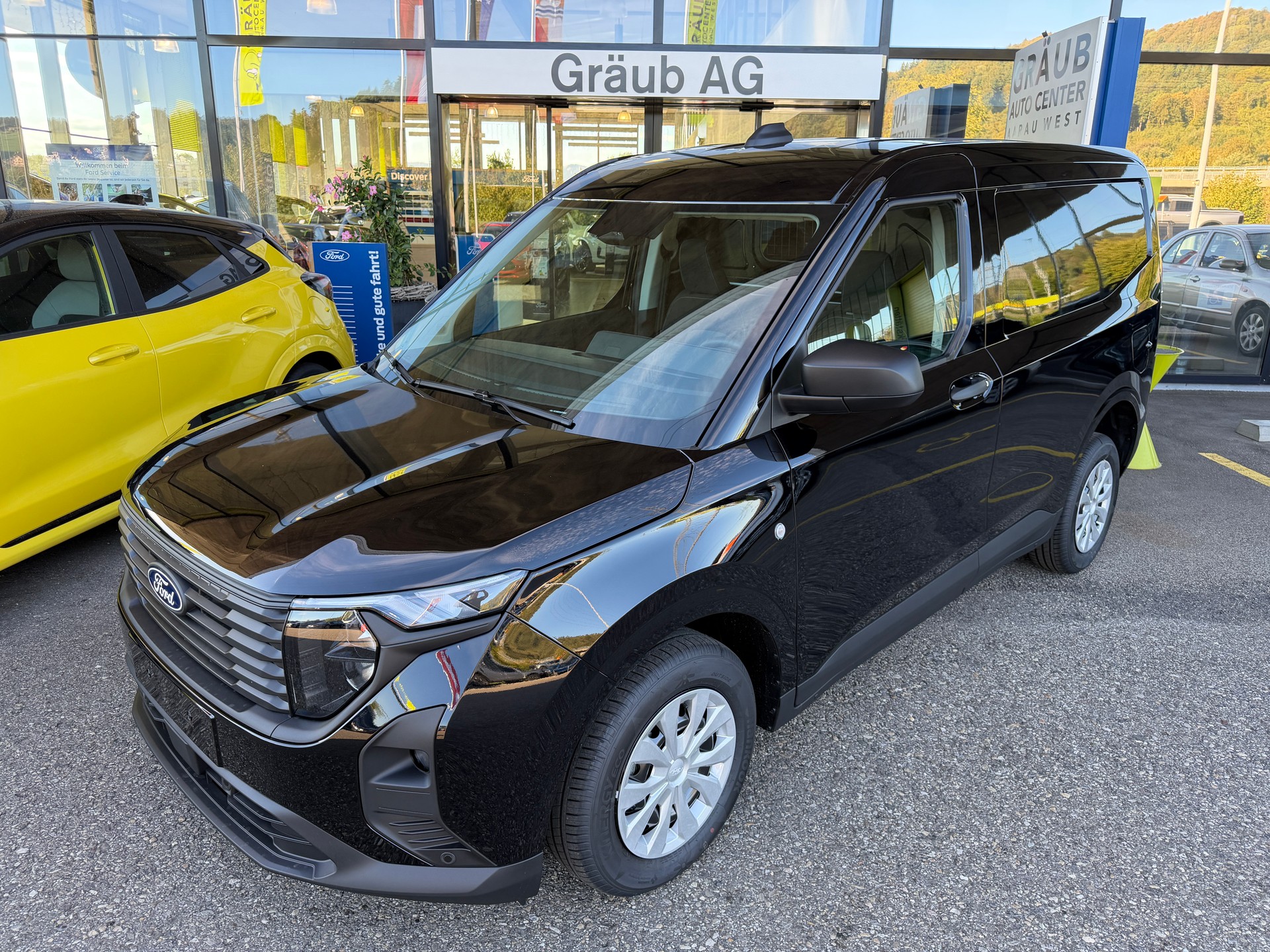 FORD Transit Courier Van 1.0 EcoBoost Trend Automat-image-2
