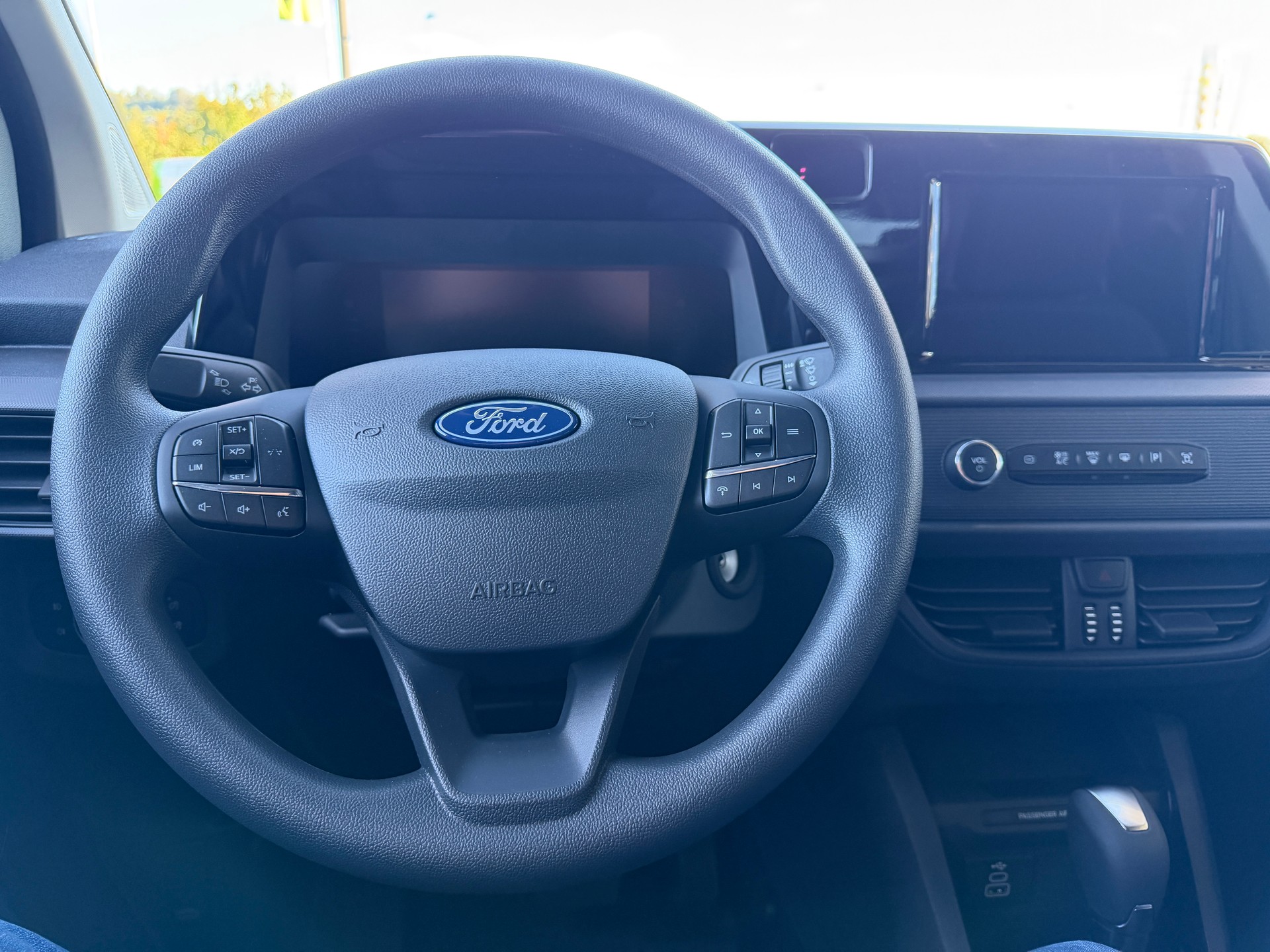 FORD Transit Courier Van 1.0 EcoBoost Trend Automat-image-8